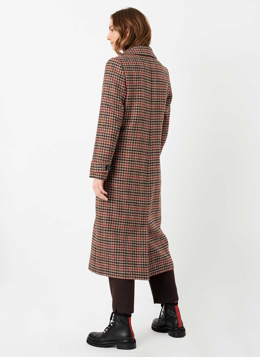 Houndstooth Wool Coat in Otter Check Women s Coats Brora