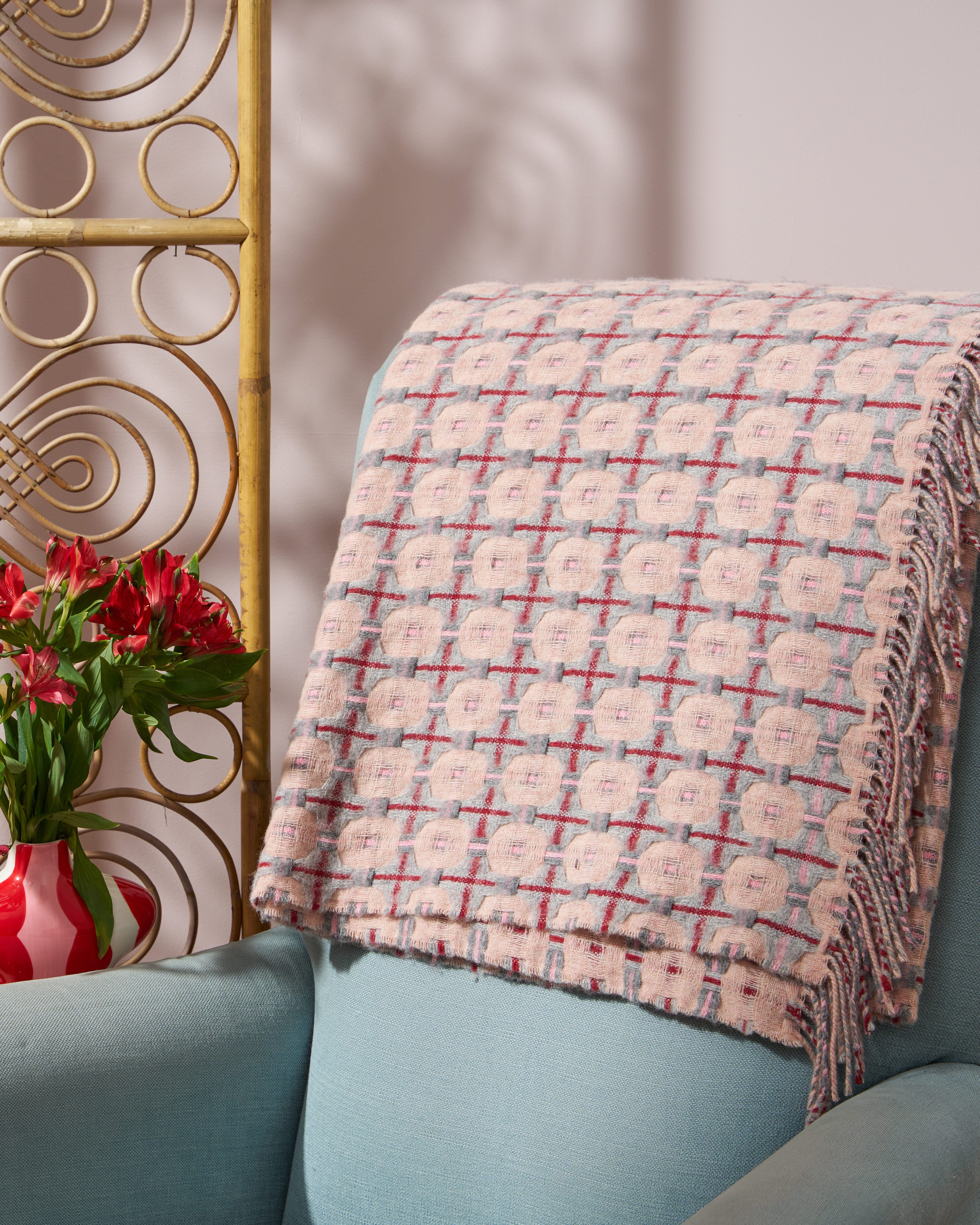 Brora Lambswool Texture Weave Blanket Antique pink for Women