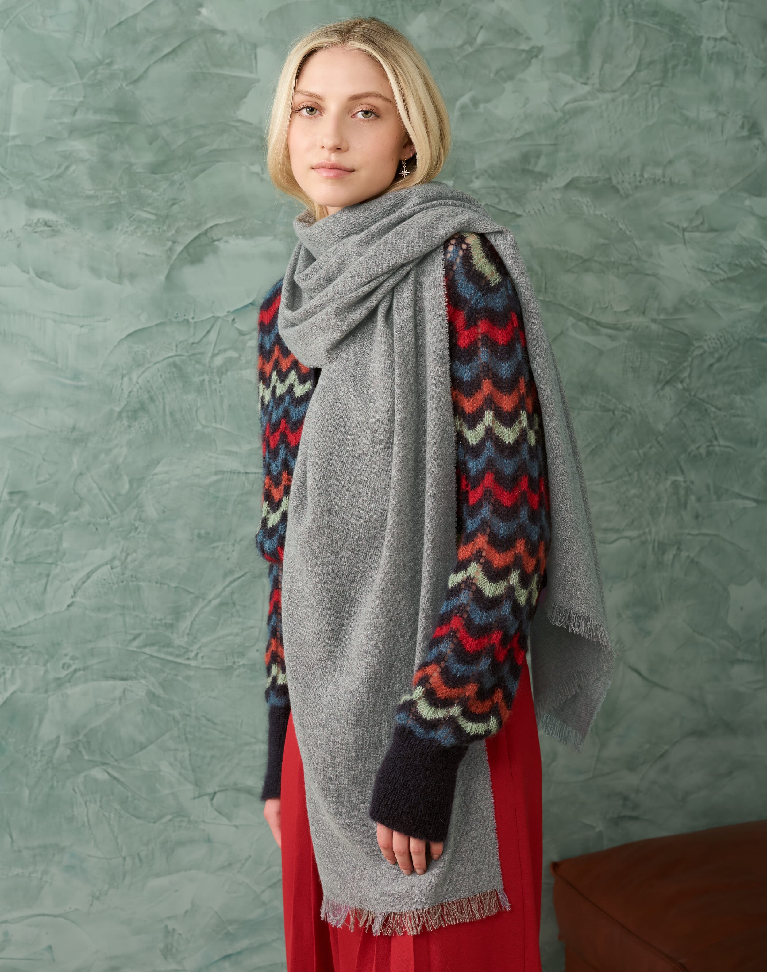 Brora Cashmere Stole Silver