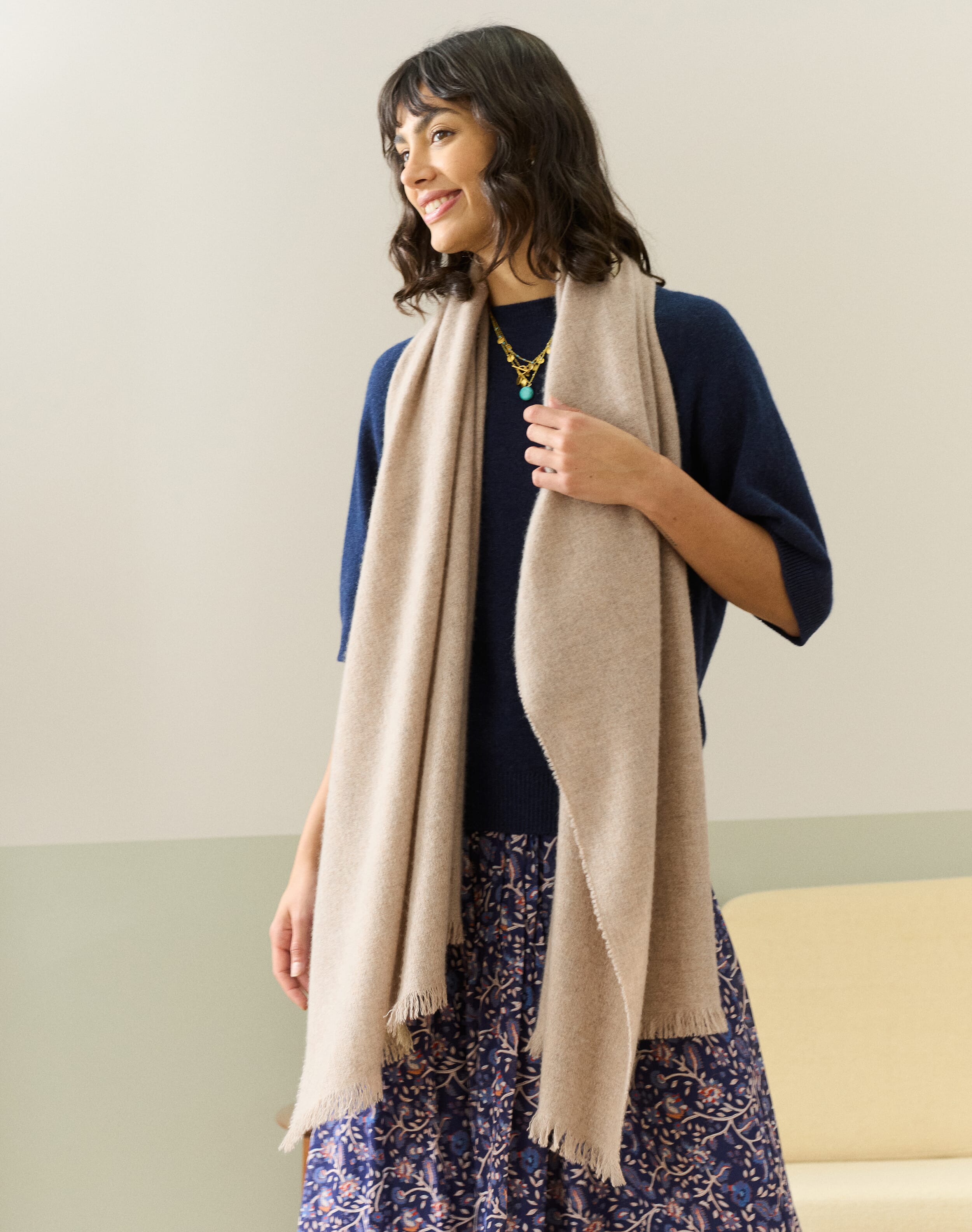 Oatmeal Cashmere Stole | Cashmere Scarves & Stoles | Brora