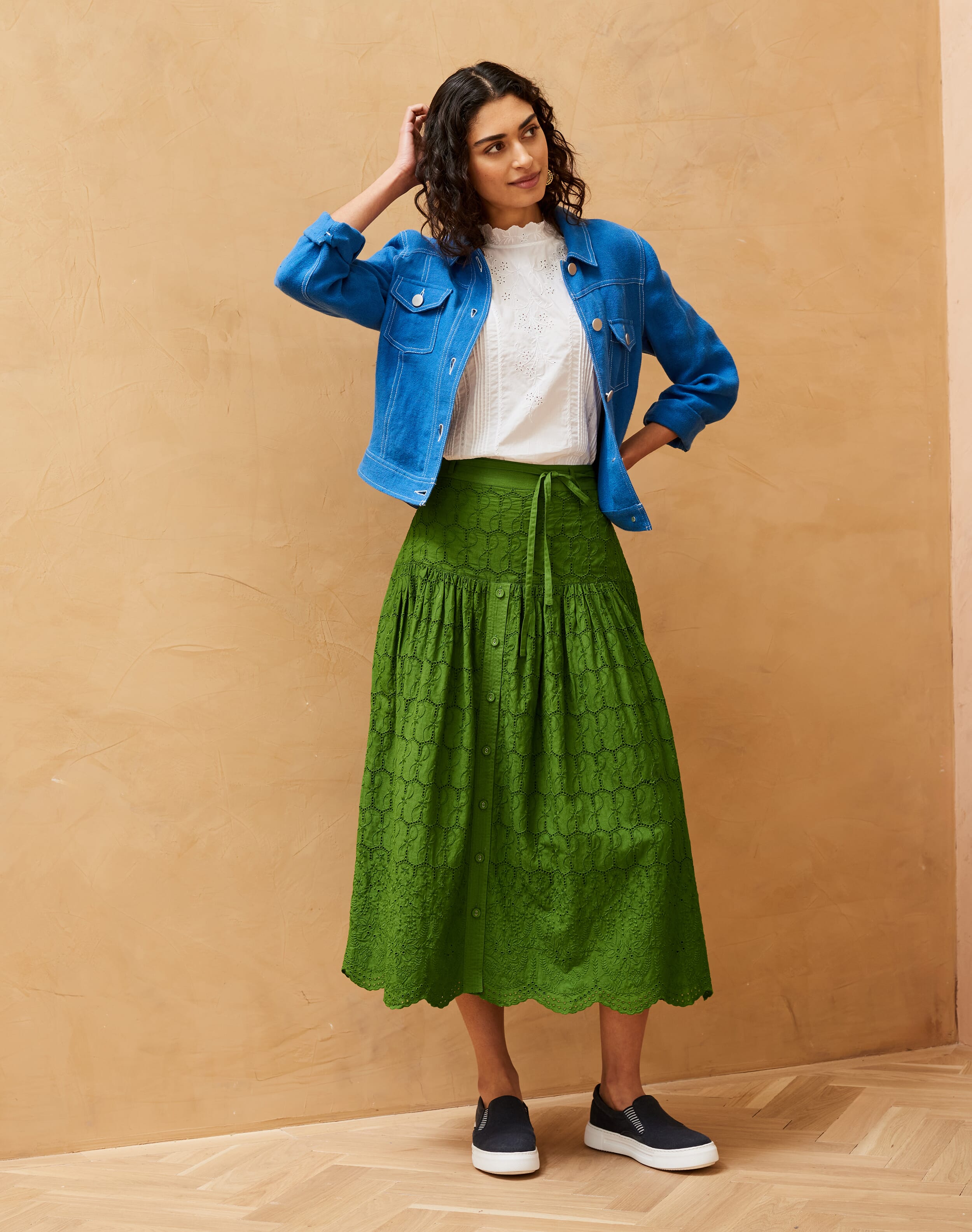 High-neck blouse in organic cotton