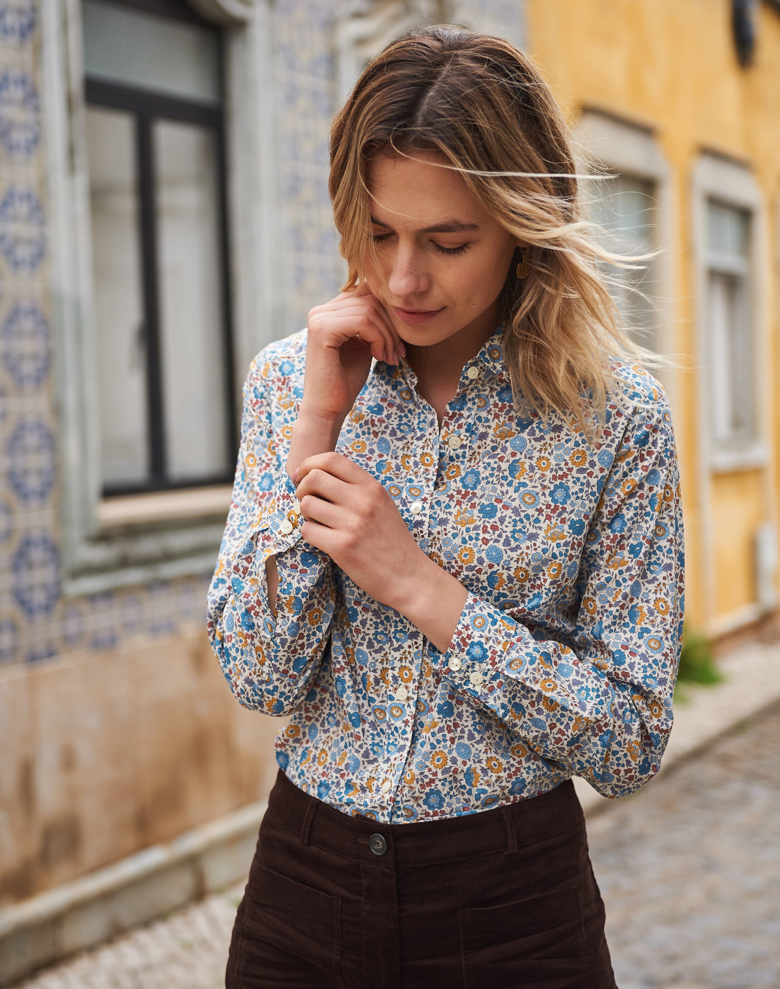 Brora Liberty Print Organic Tana Lawn Shirt Periwinkle bouquet