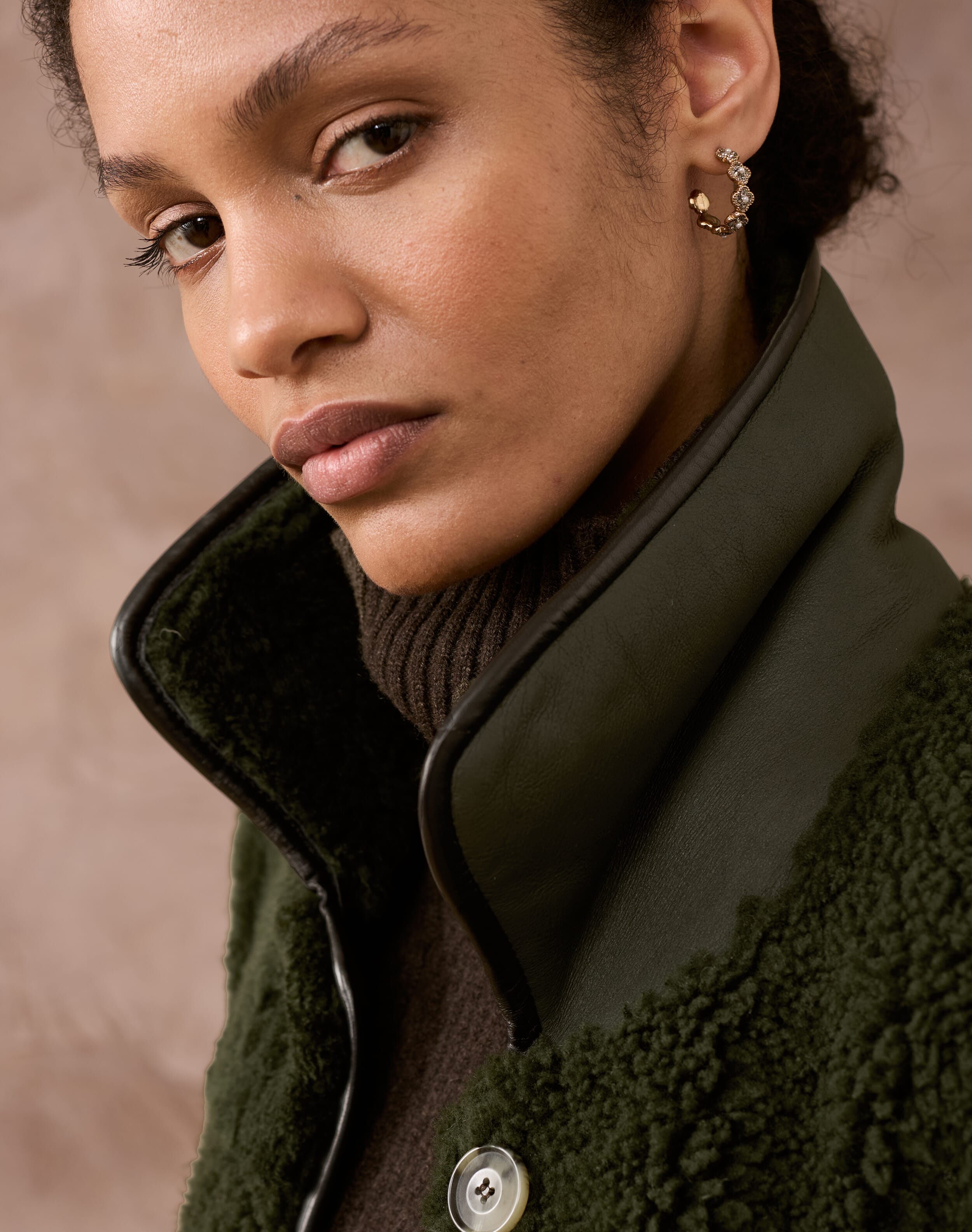 ジャケット・アウター MARKASTROLLAROUNDJACKETTUMBLED WOOLSERGE Sheepskin Jacket in Forest | Women's Coats & Jackets | Brora