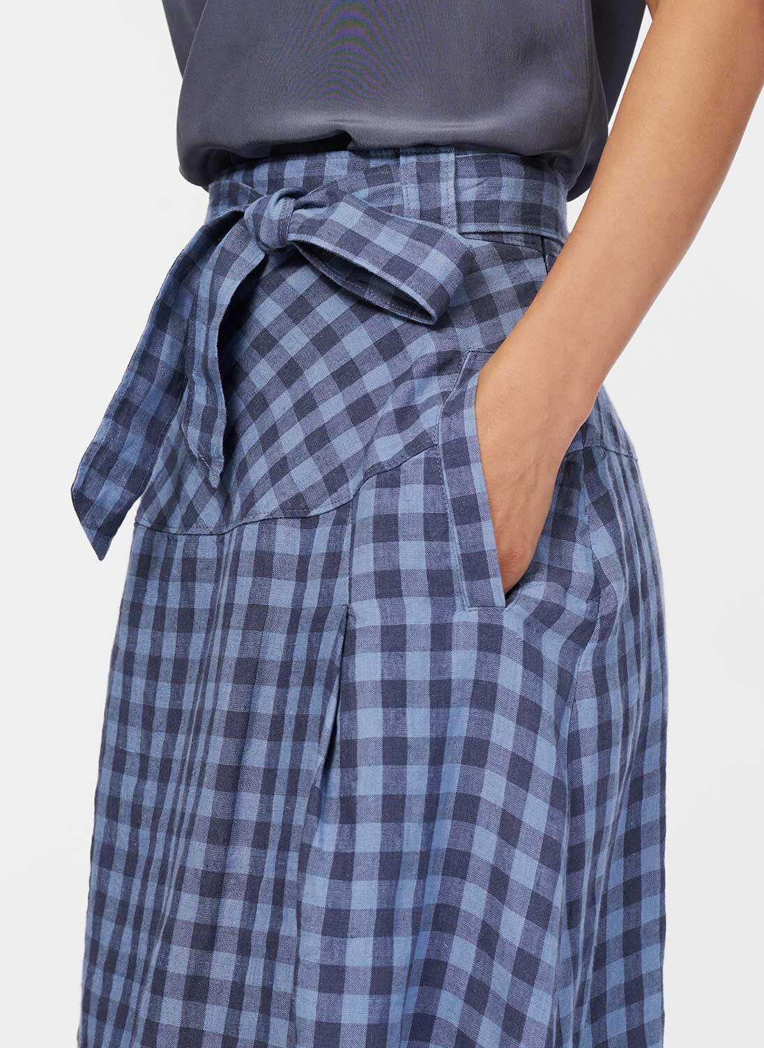 Chambray Gingham Linen Skirt | Women's Clothing | Brora