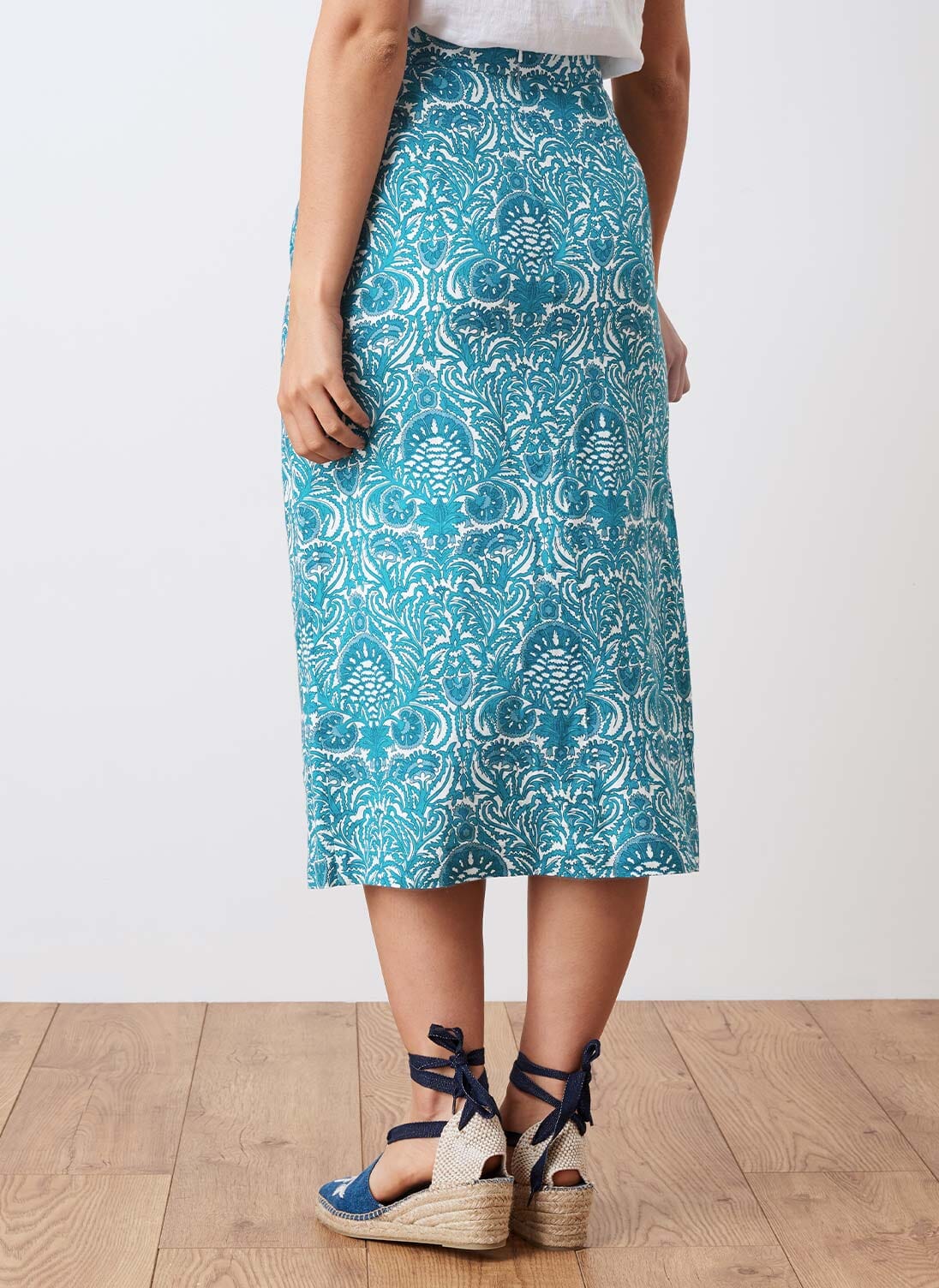 Ocean Botanical Print Linen Skirt | Women's Skirts | Brora