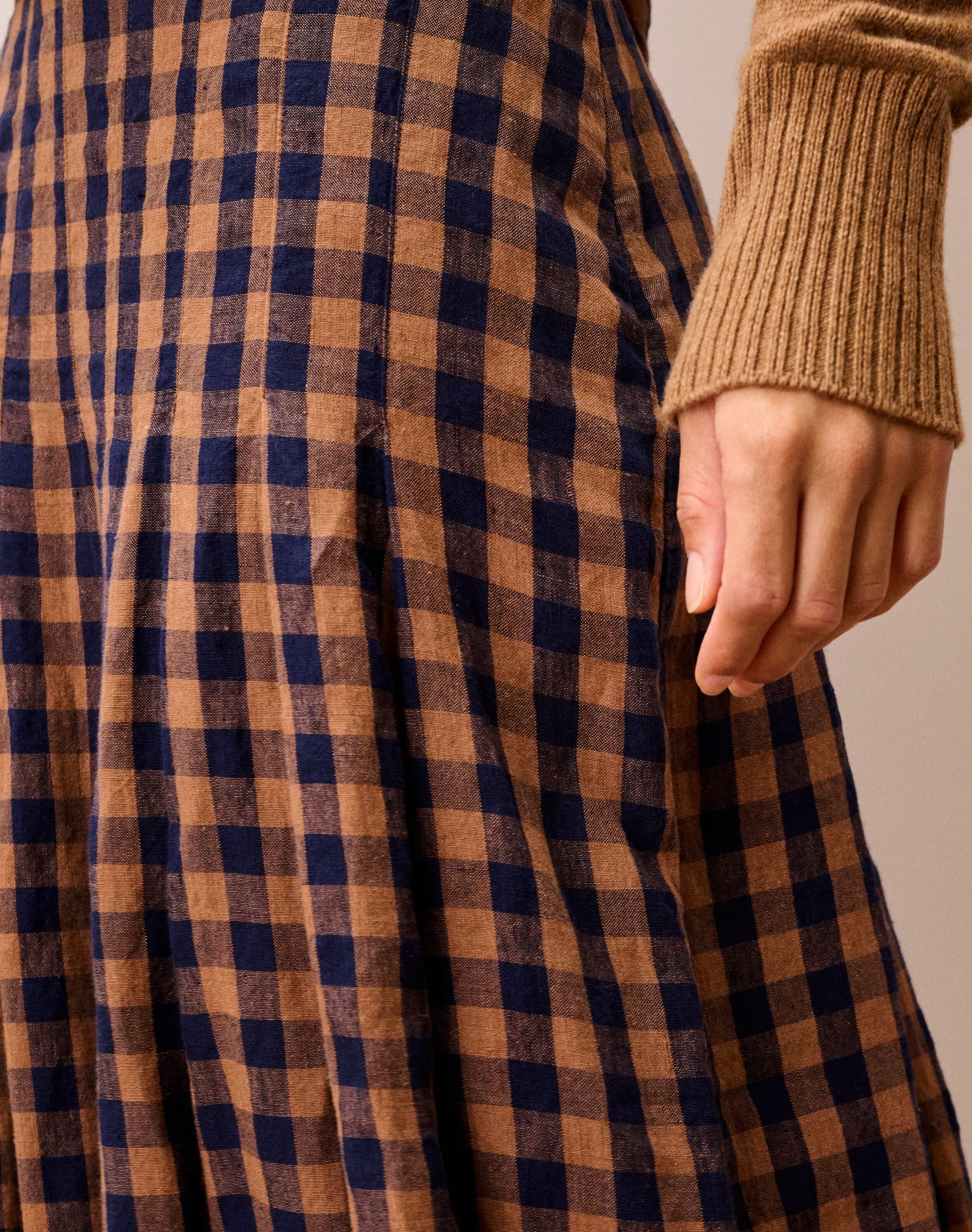 Gingham Linen Pleated Skirt in Caramel & Navy | Brora Sale