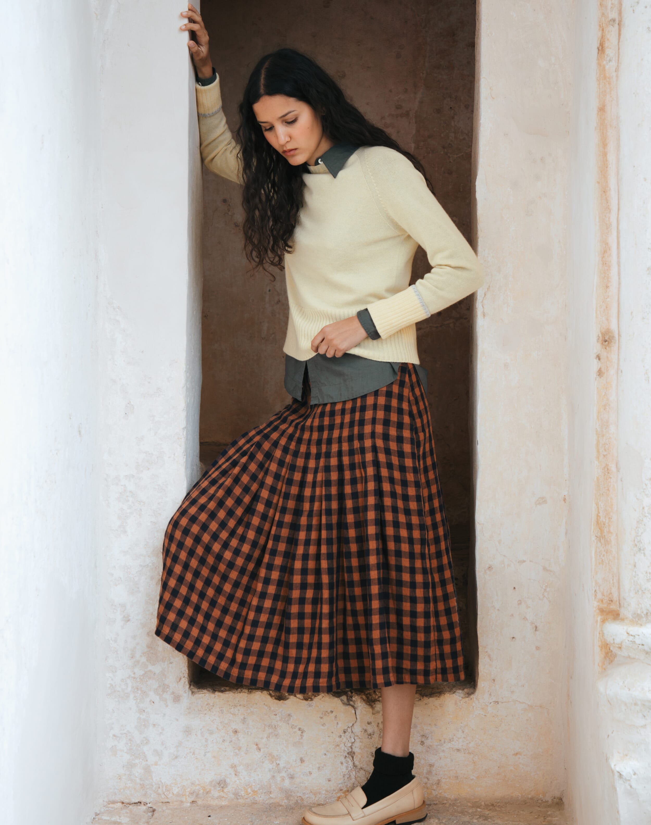 Brora Gingham Linen Pleated Skirt Caramel & Navy  - Size: 12