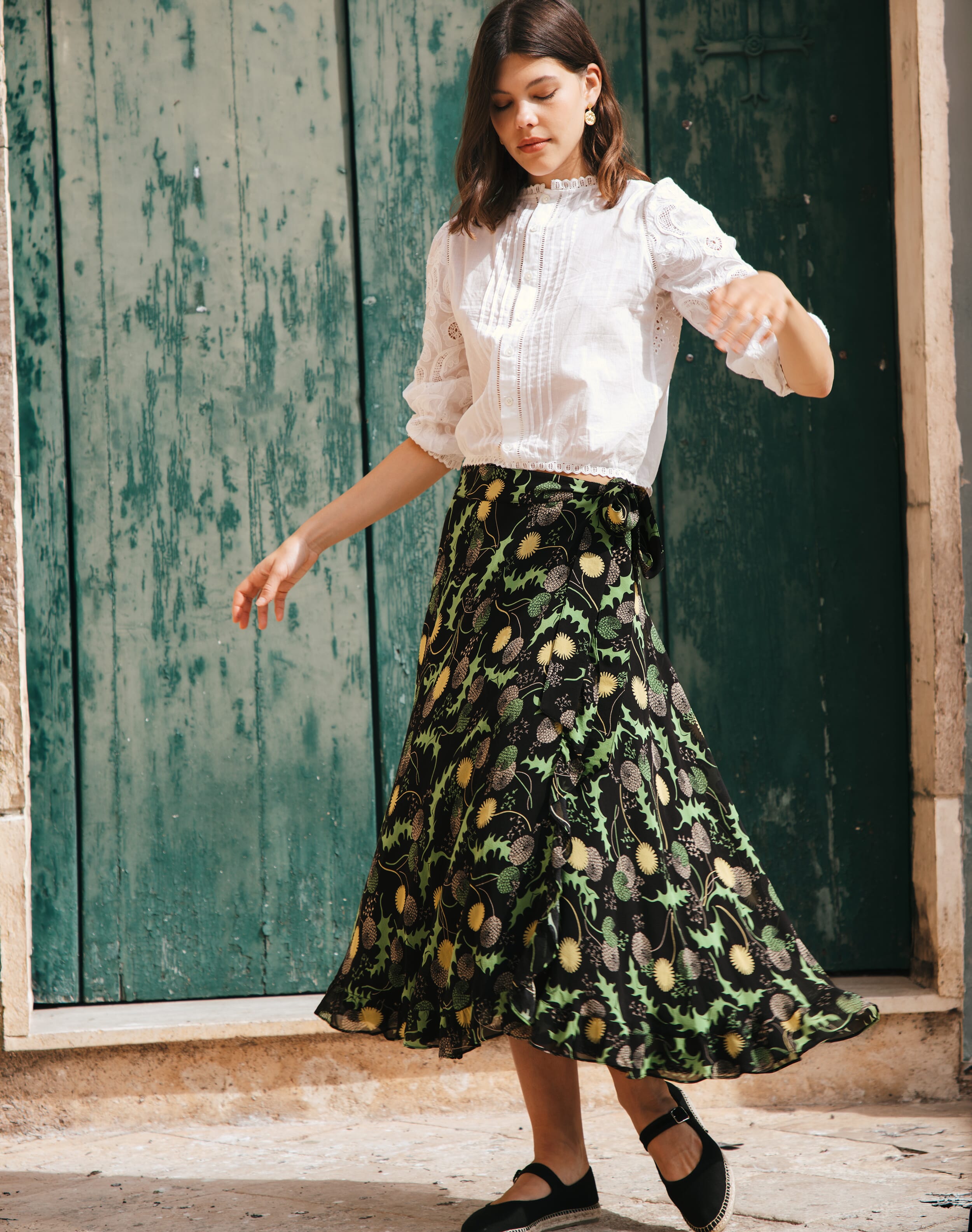 Brora Silk Frill Wrap Skirt Black & primrose  - Size: 12-14