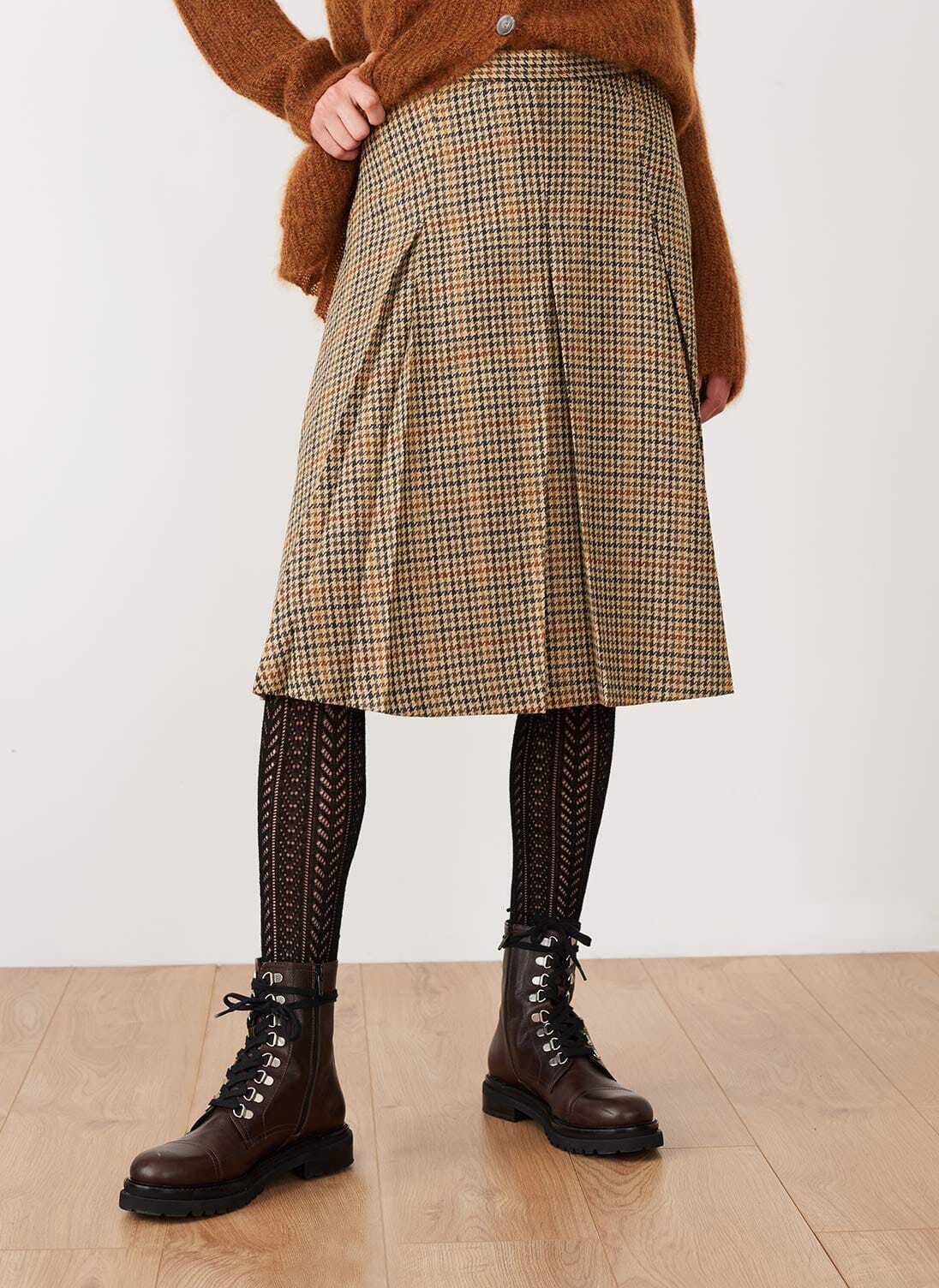 Dogtooth Check Wool Pleated Skirt Oak & navy
