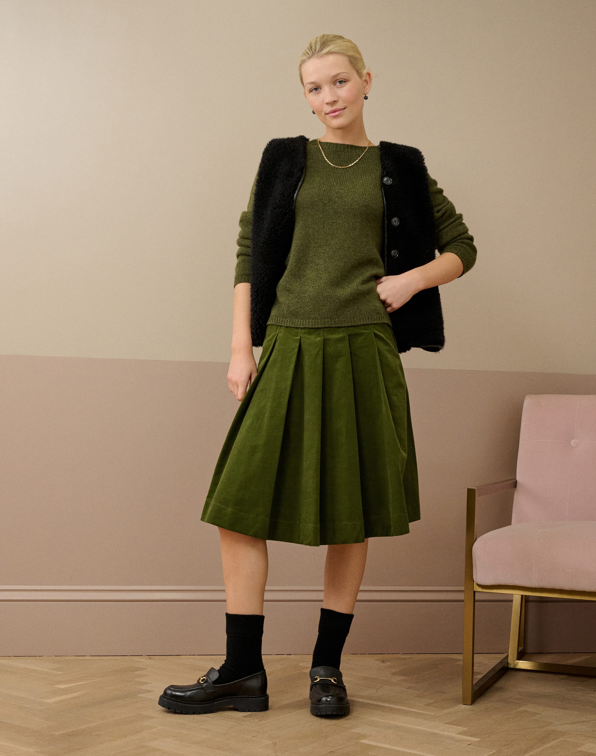 美品　sheller contrast pleated skirt グリーン Needlecord Pleated Skirt in Olive Green | Brora Clearance