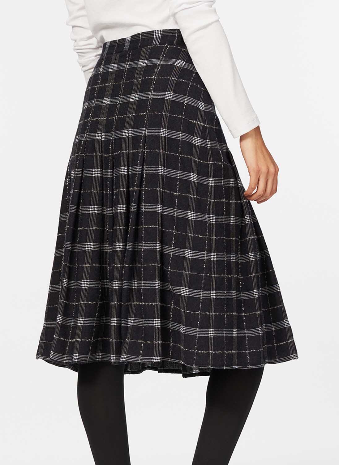 Brora wool hotsell plaid skirt