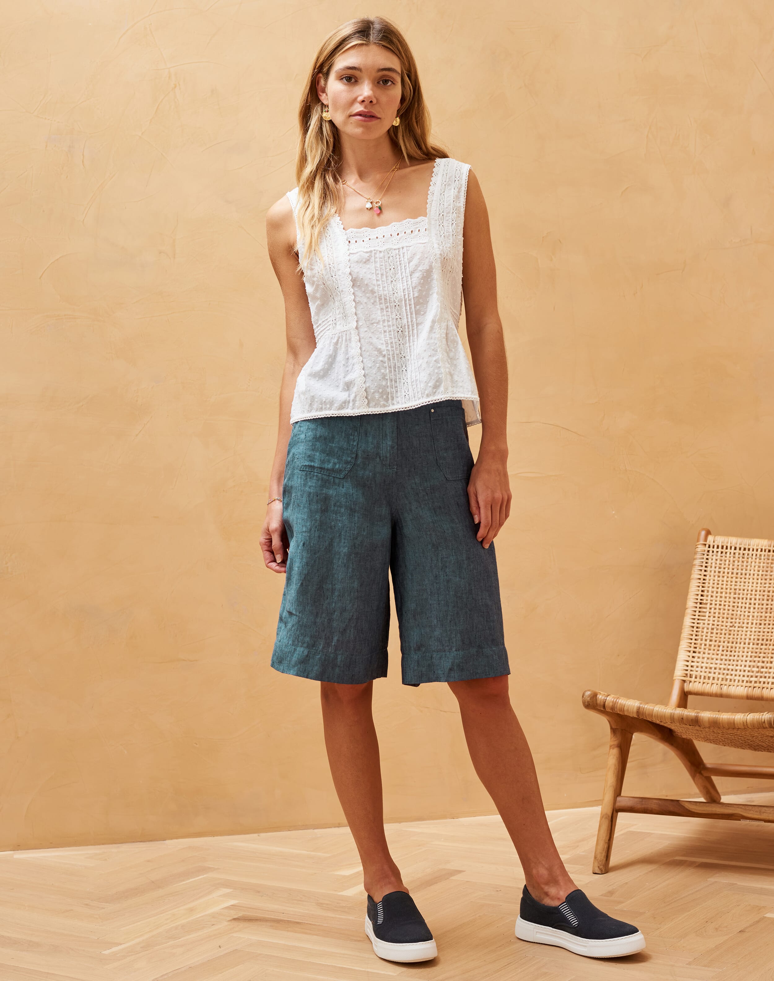 Brora Cross Weave Linen Shorts Indigo