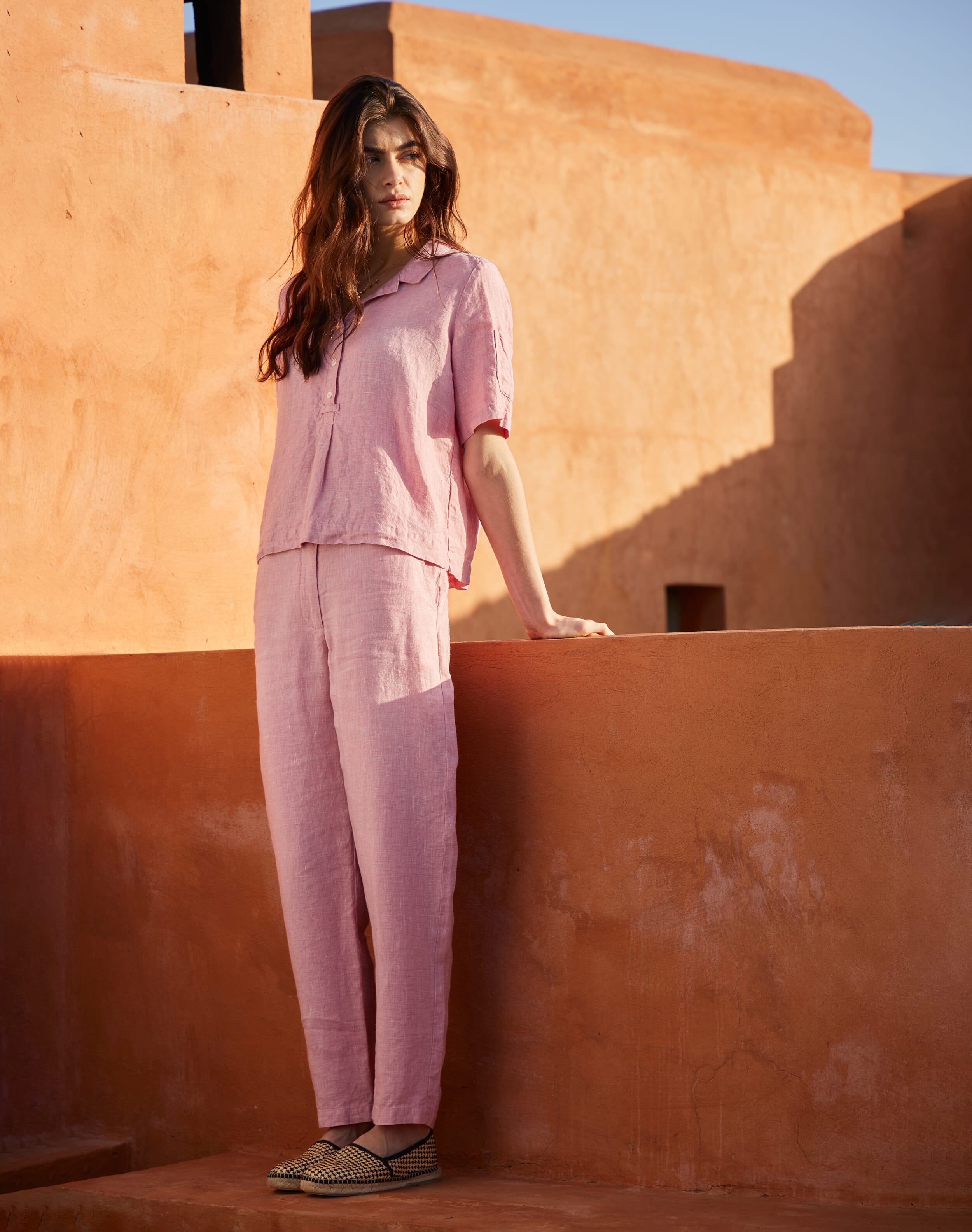Brora Cross Dye Linen Tapered Trousers Dusky rose