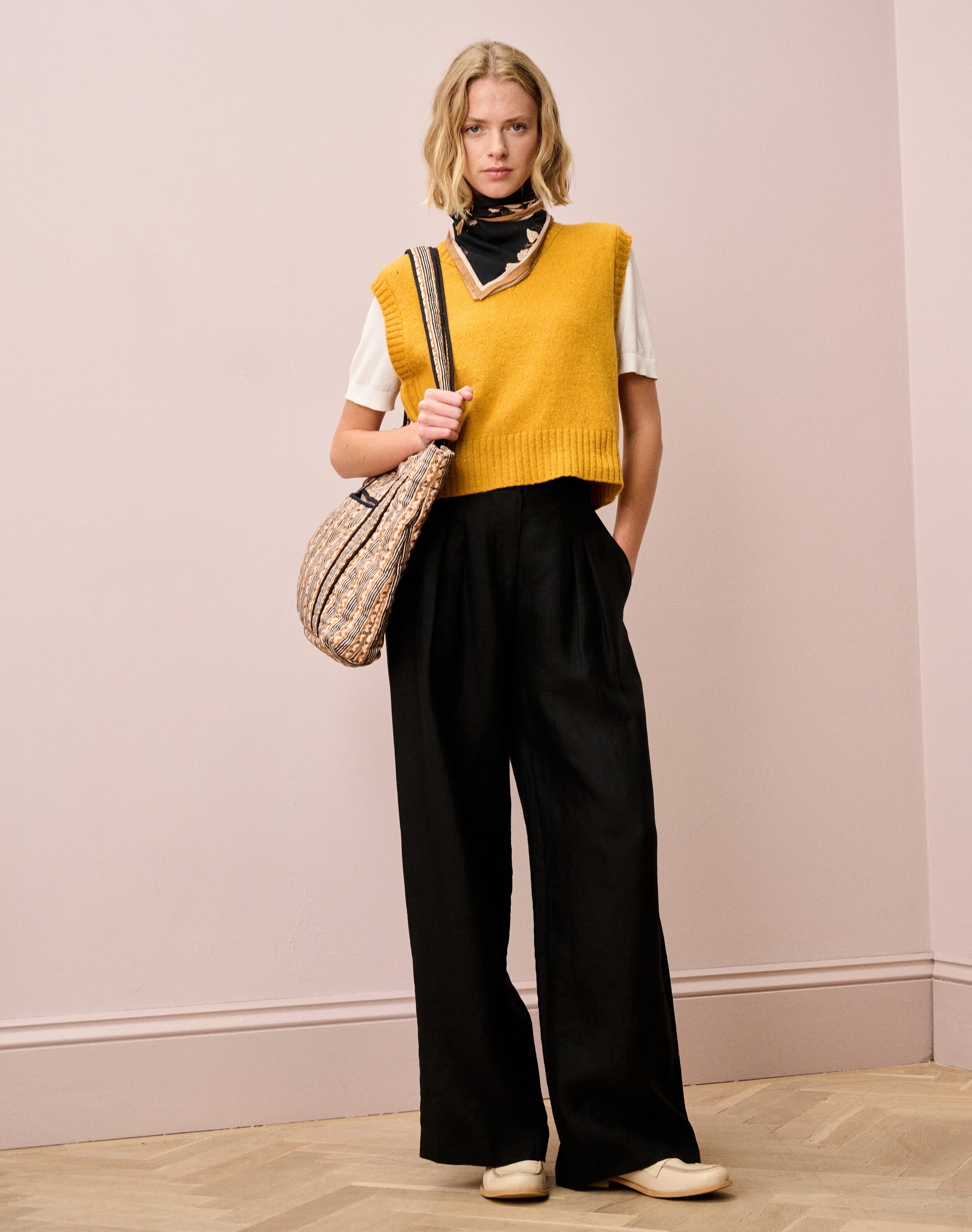 Brora Washed Linen Trousers Black