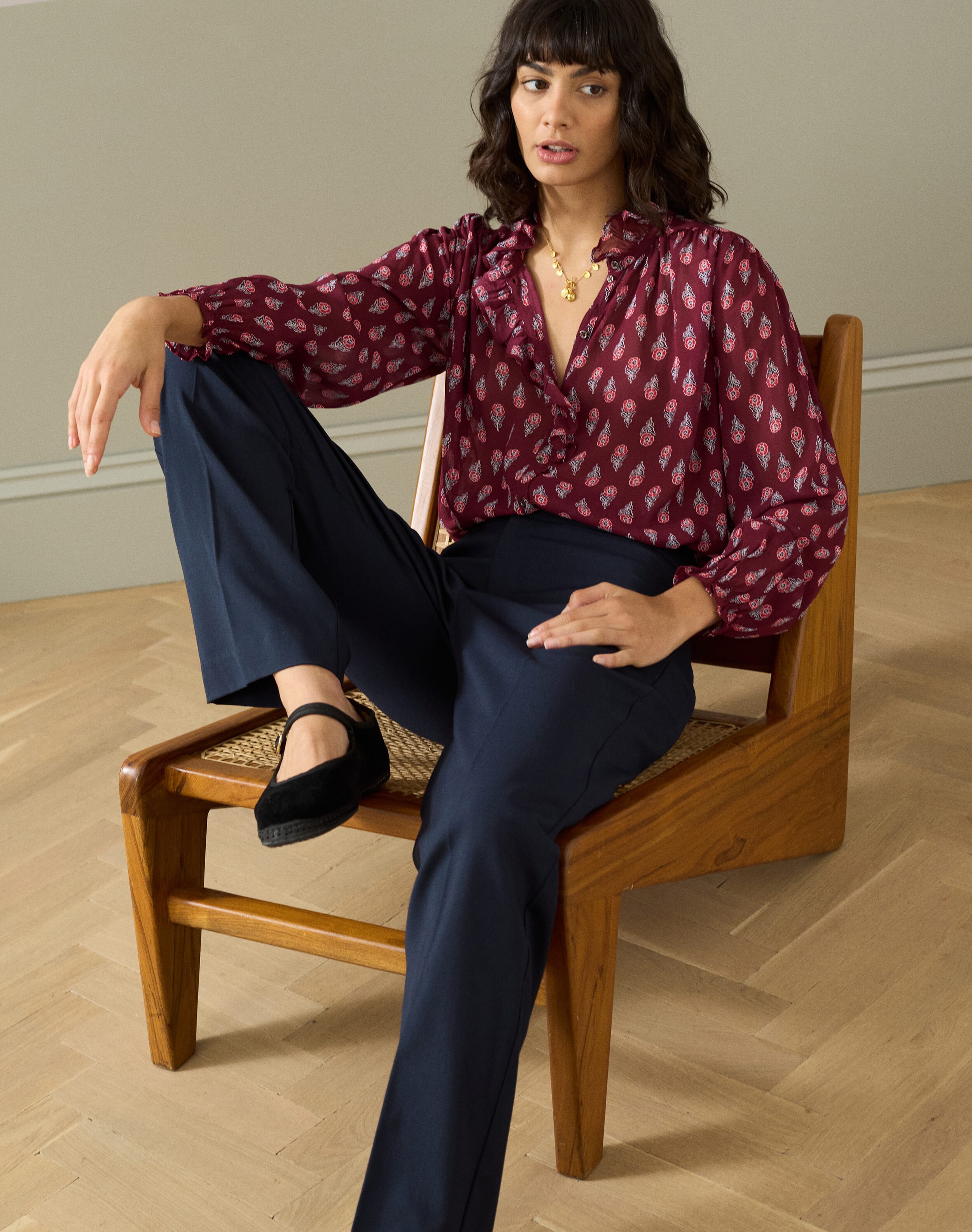 Brora Tailored Straight Leg Trousers Black  - Size: 6