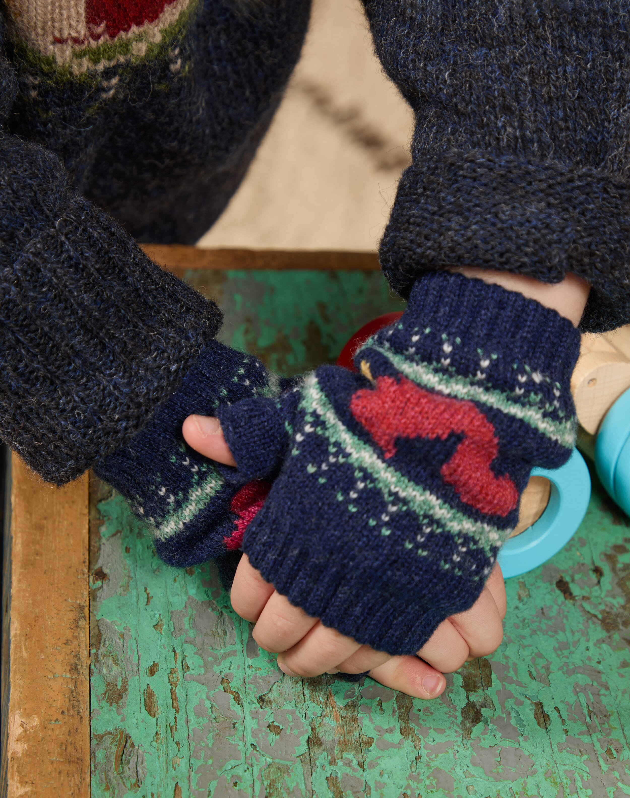 Brora Cashmere Squirrel Wristwarmers French