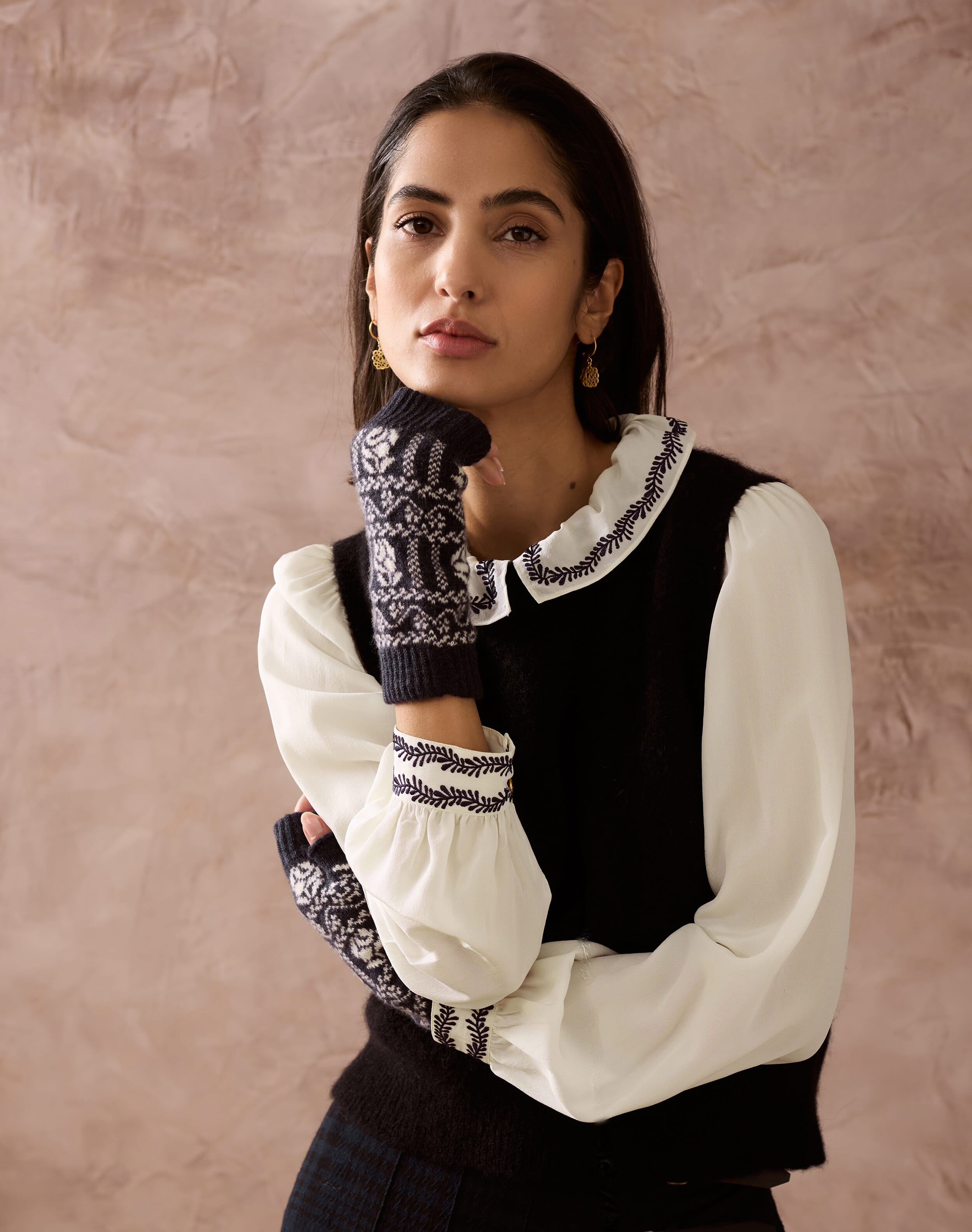 Brora Women's Cashmere Rose Wristwarmers