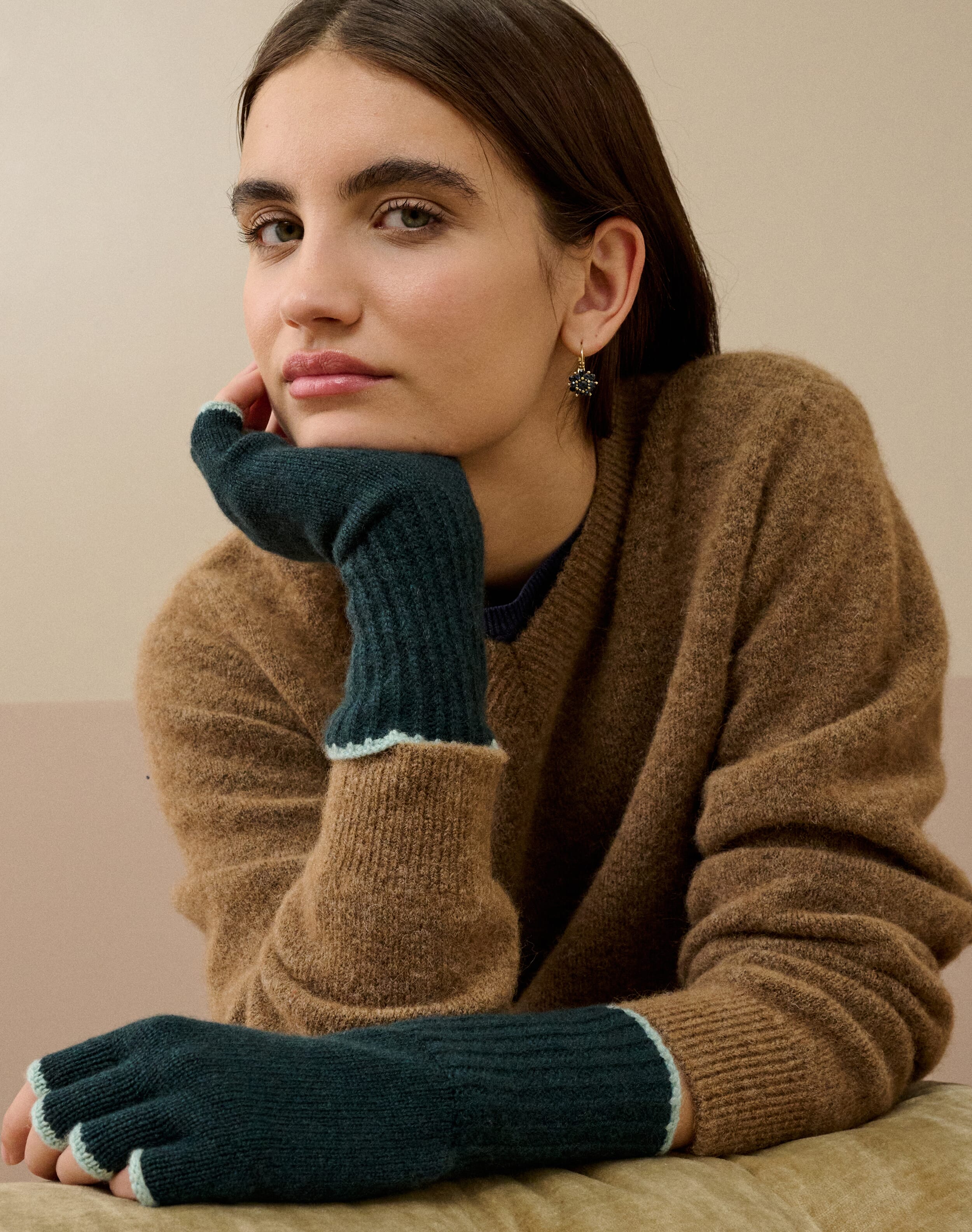 Brora Crystal & Pearl Bumble Bee Brooch Kingfisher & ruby - 4