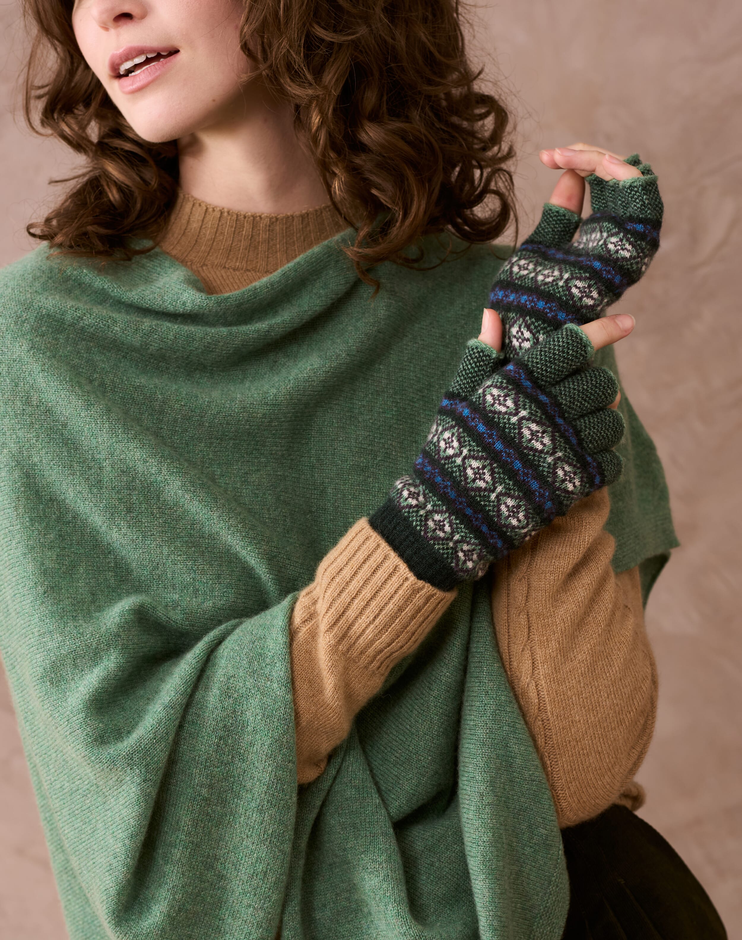 Brora Women s Cashmere Folk Fingerless Gloves Pine