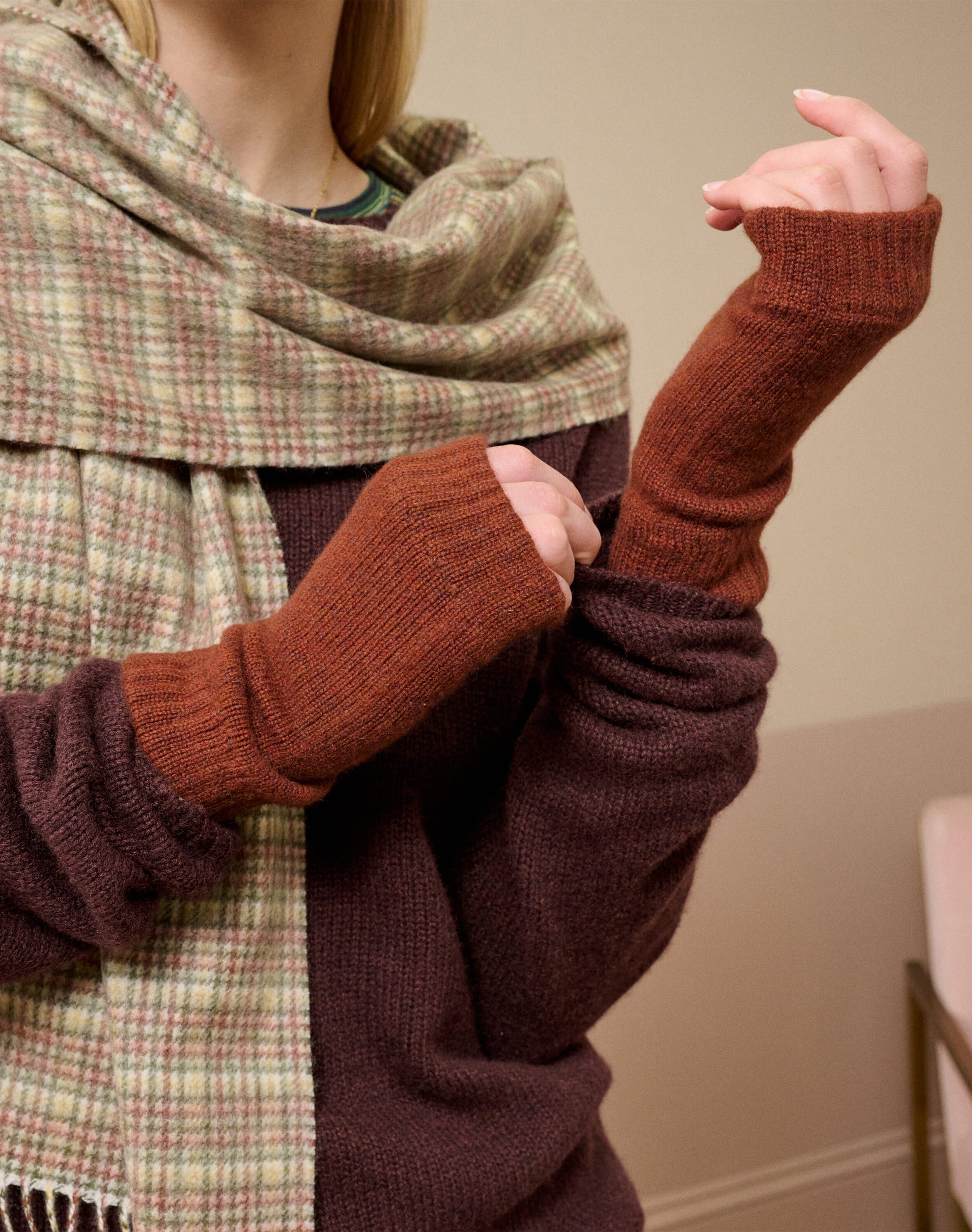 Brora Women's Cashmere Wristwarmers Sorrel - 7