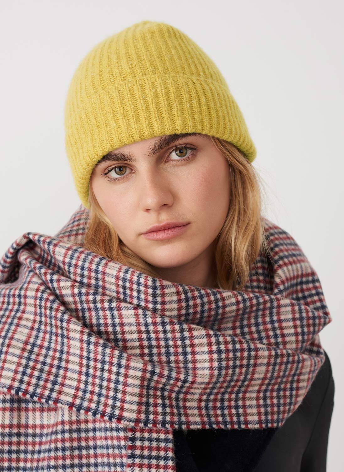 Sulphur Cashmere Donegal Ribbed Hat Cashmere Hats Brora sulphur-cashmere-donegal-ribbed-hat-cashmere-hats-brora