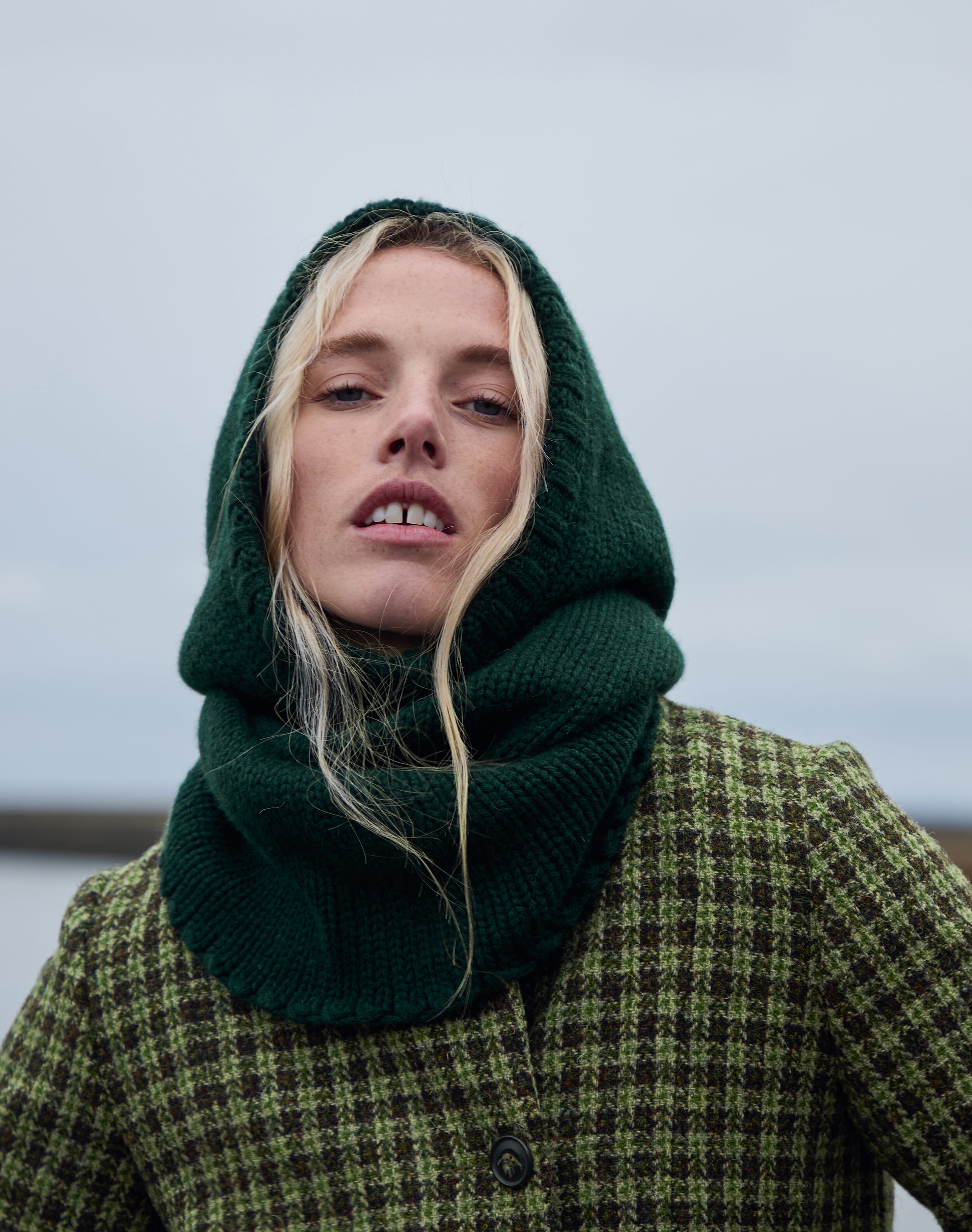 Brora Cashmere Luxe Knit Hooded Snood Pine