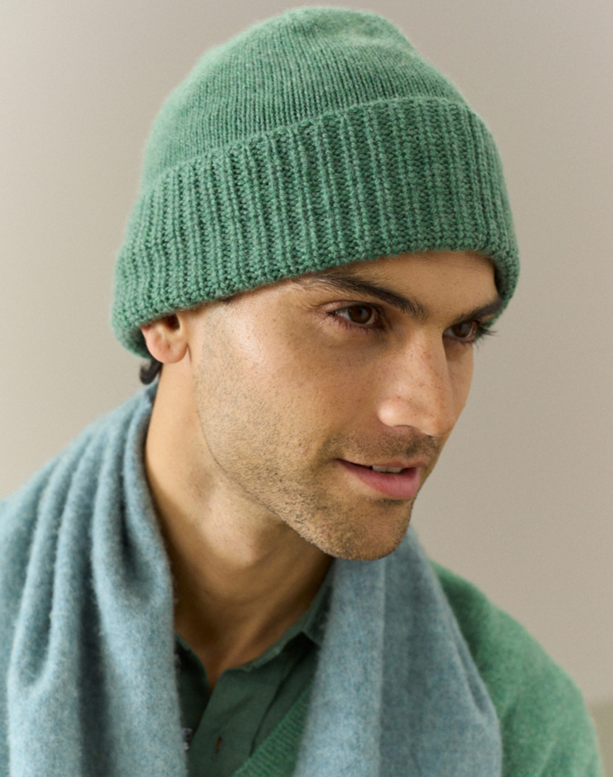 House of Scotland Cashmere Beanie Rhubarb