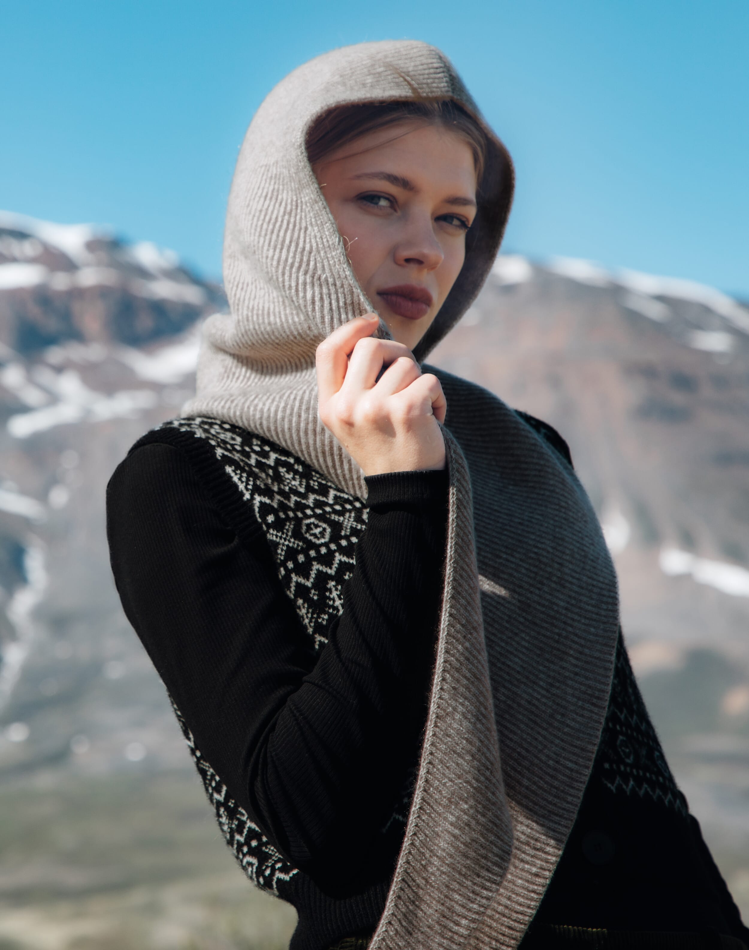 Brora Cashmere Ribbed Hooded Scarf Ash