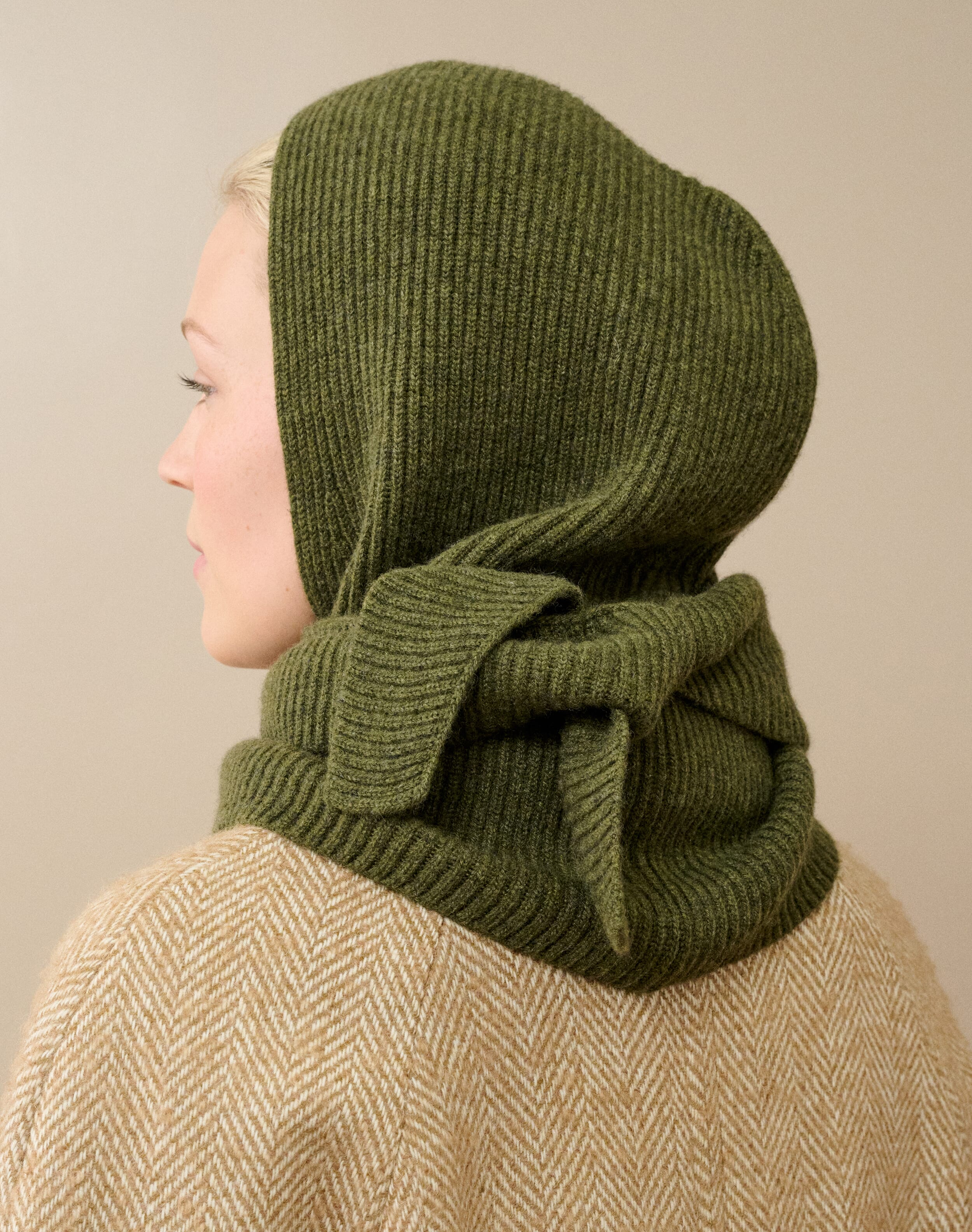 Cashmere Ribbed Hooded Scarf in Sorrel | Brora Clearance