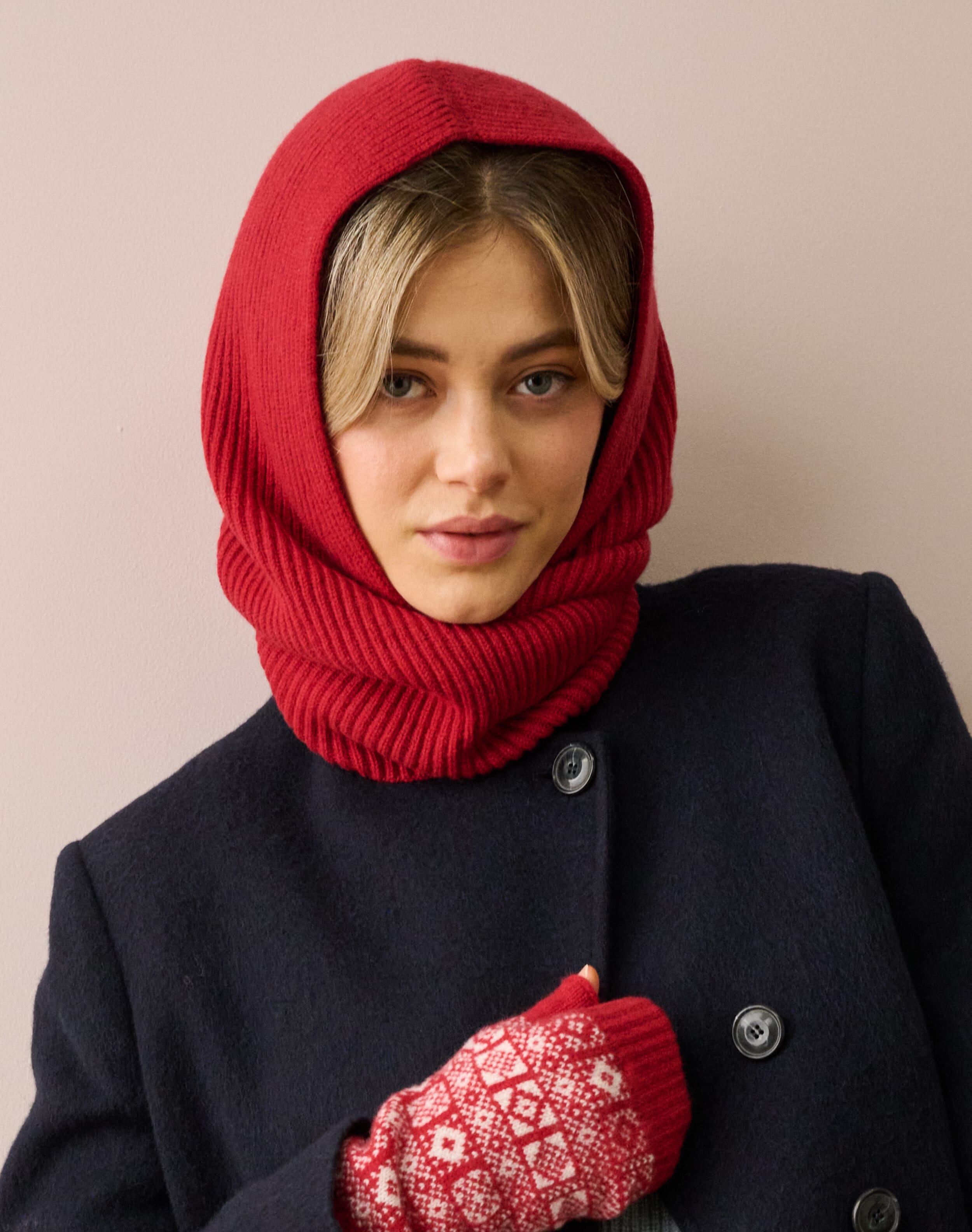 Cashmere Ribbed Hooded Scarf in Garnet | Brora Clearance