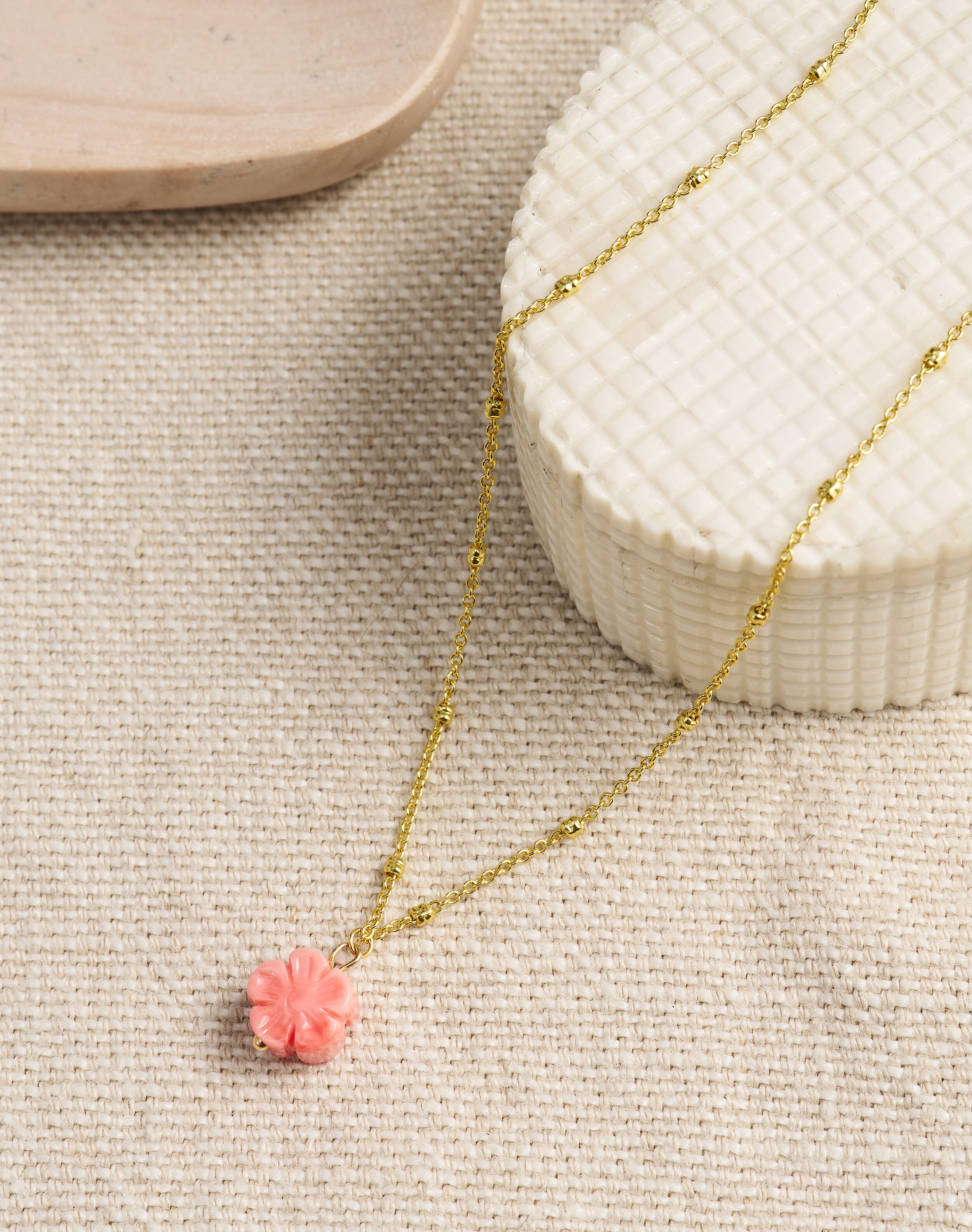 Brora Flower Pendant Necklace & shell