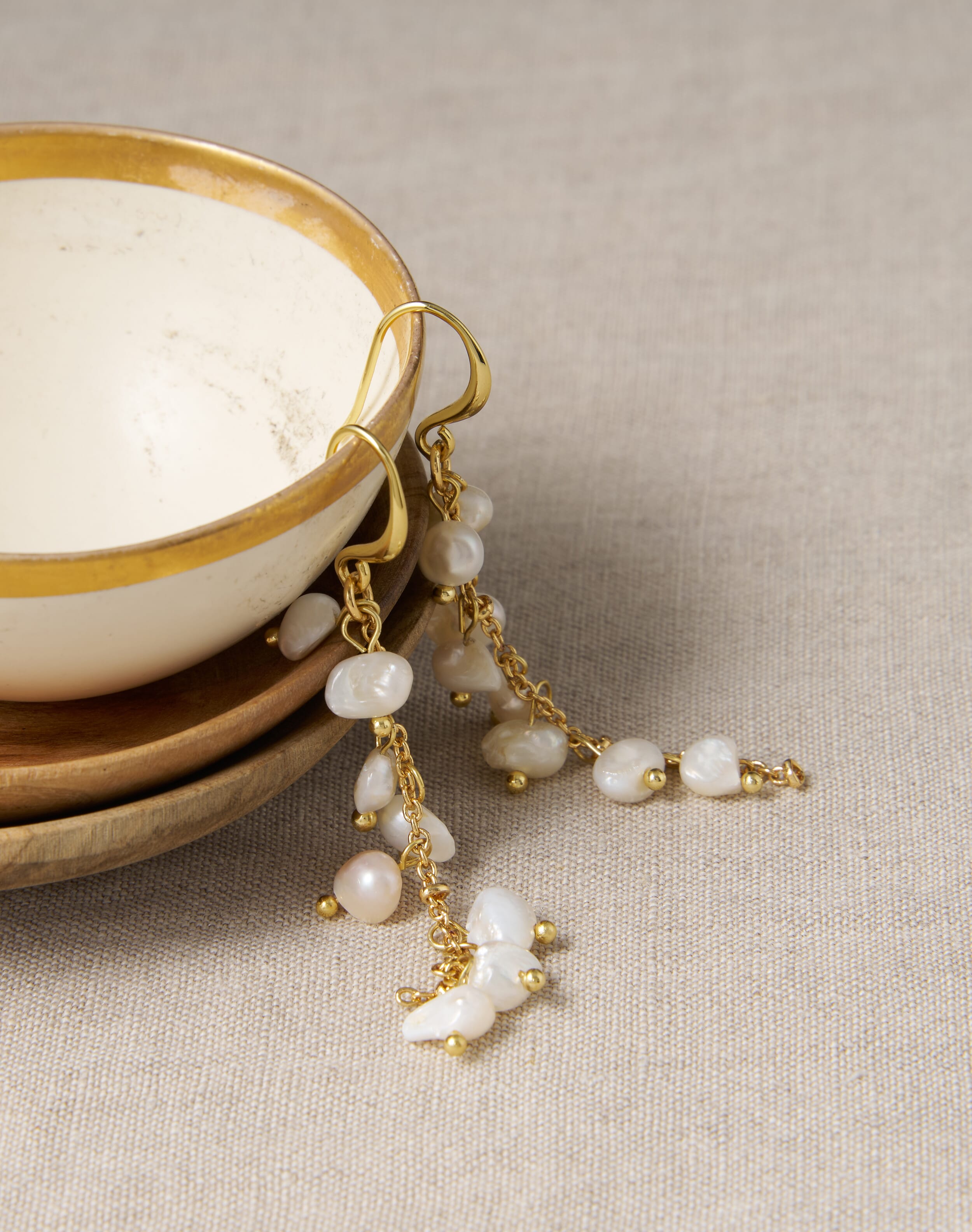 Brora Pearl Strand Earrings Gold & pearl