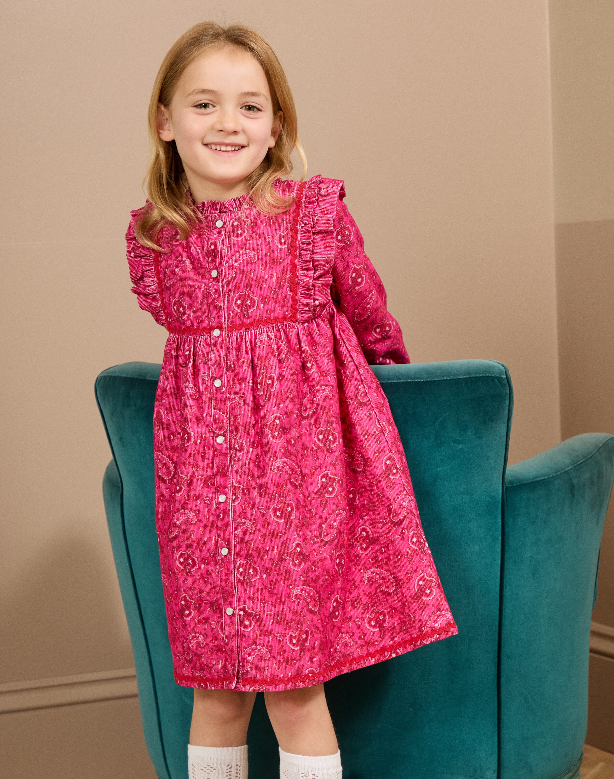 Brora Women's Cashmere Heart Wristwarmers & garnet