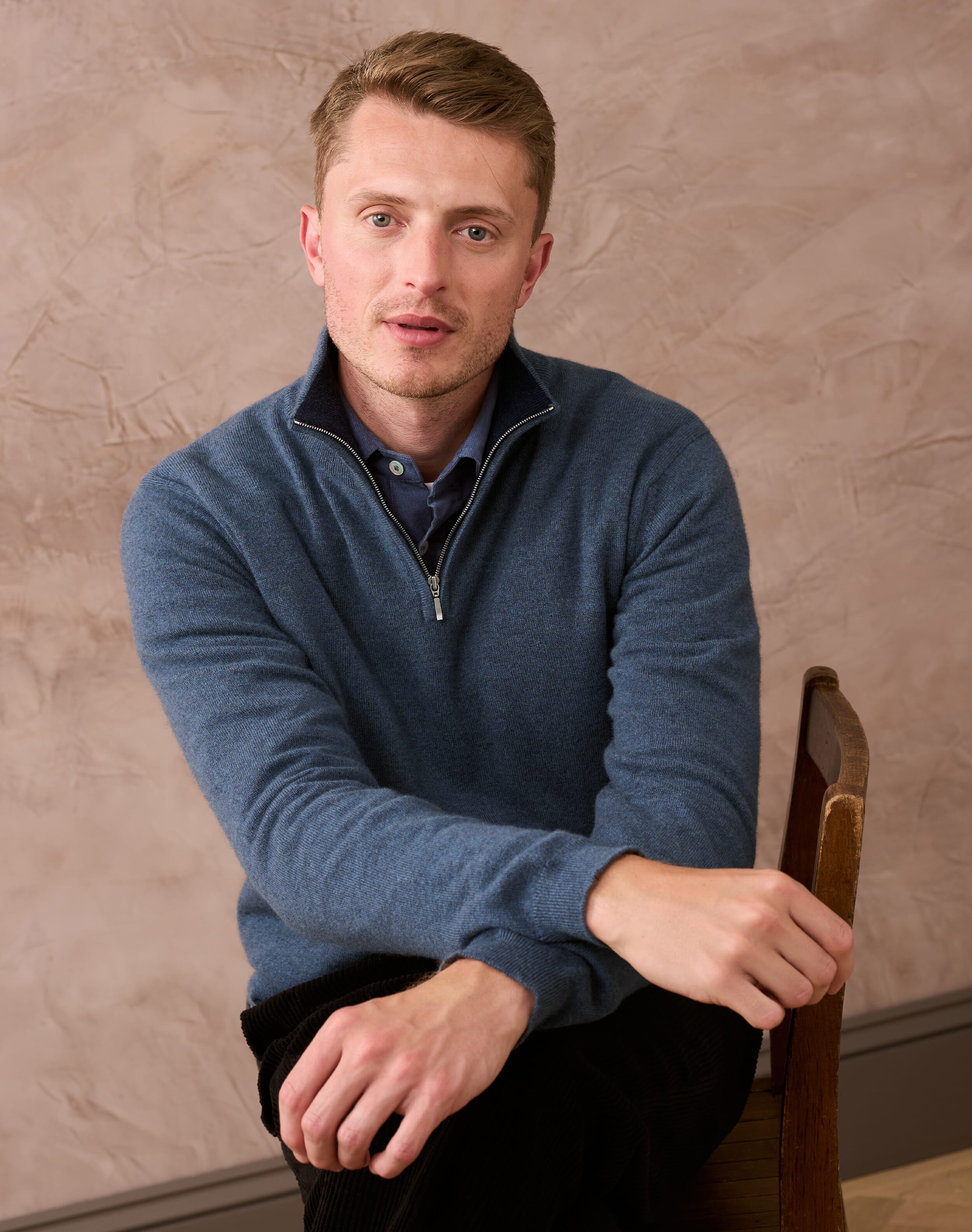 Navy Cashmere Zip Turtle Neck Jumper | Men's Jumpers | Brora
