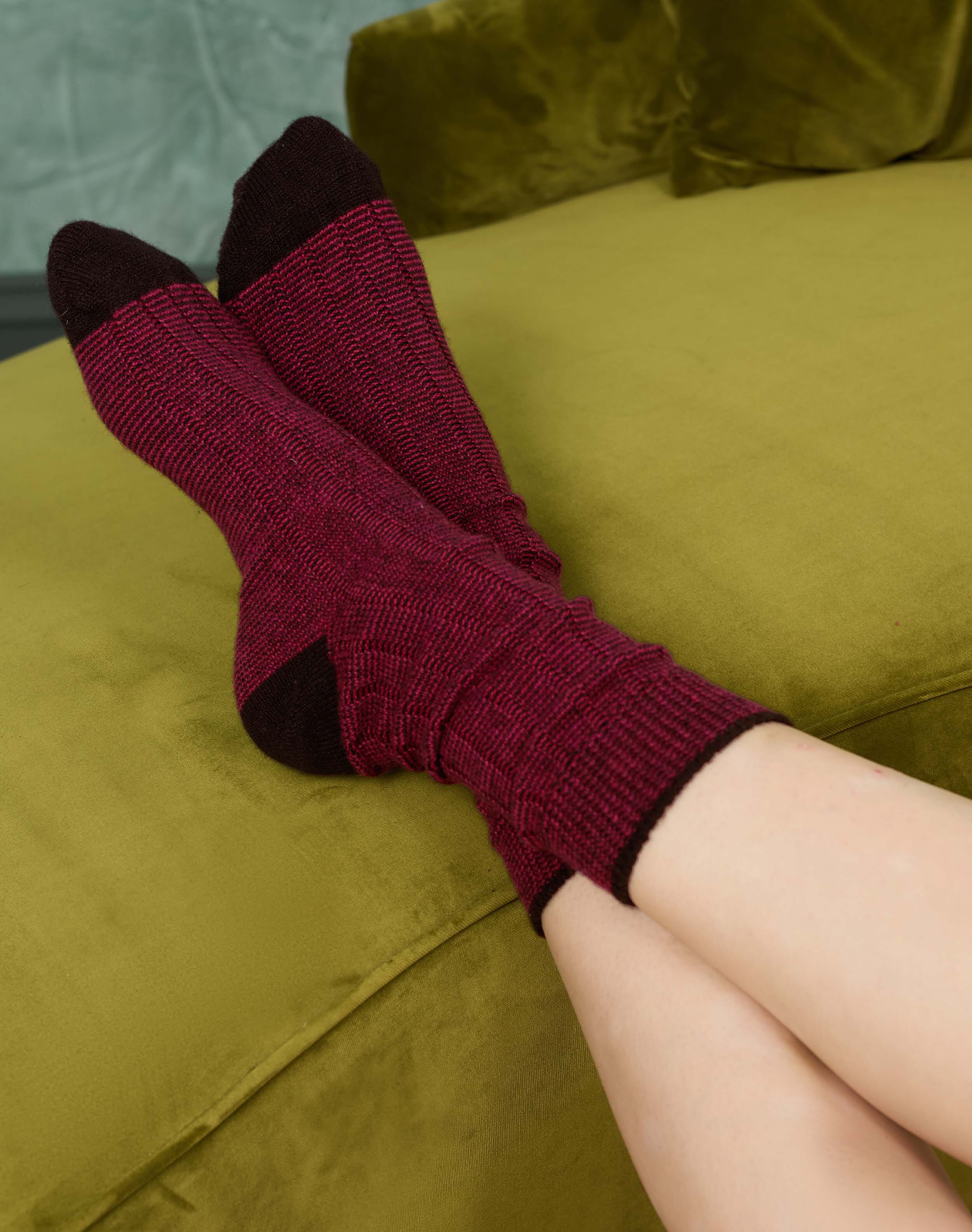 Brora Women s Cashmere Stripy Socks mulberry