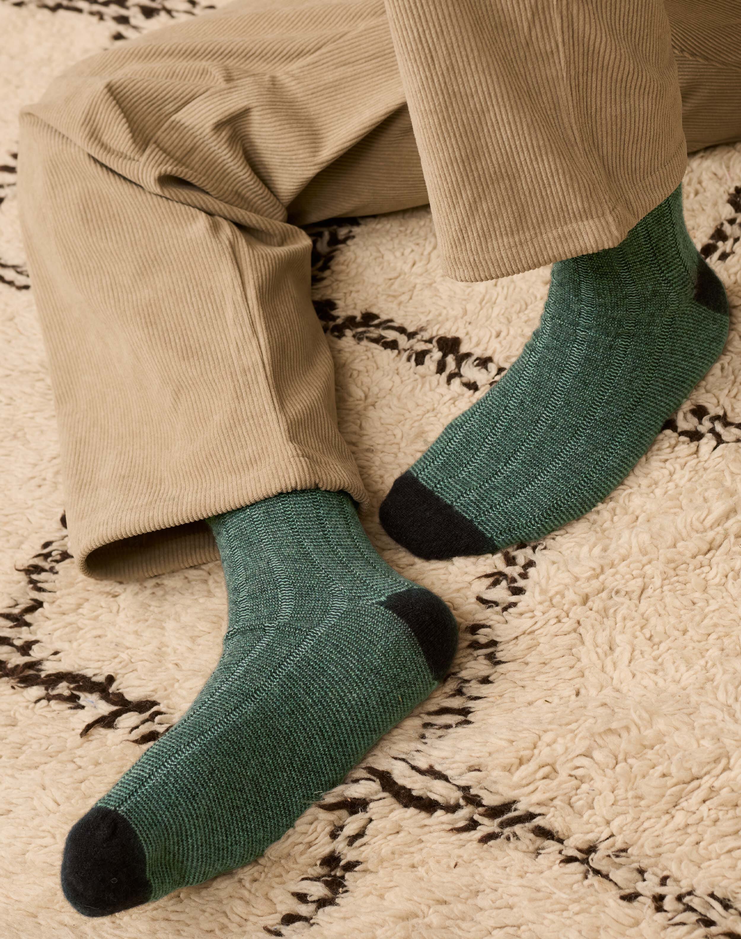 Brora Men s Cashmere Stripy Socks thyme 