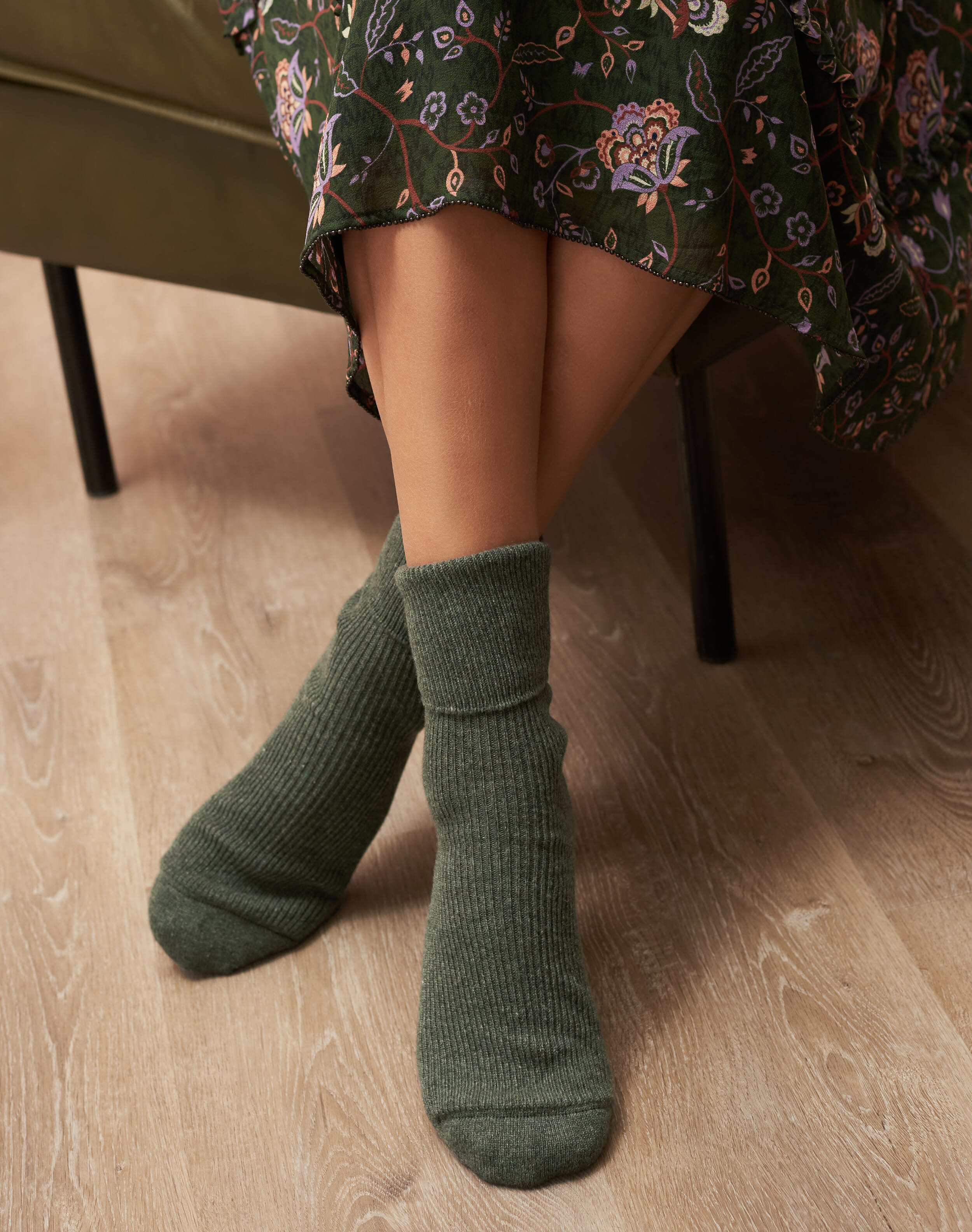 Women's Cashmere Socks In Olive | Cashmere Accessories | Brora