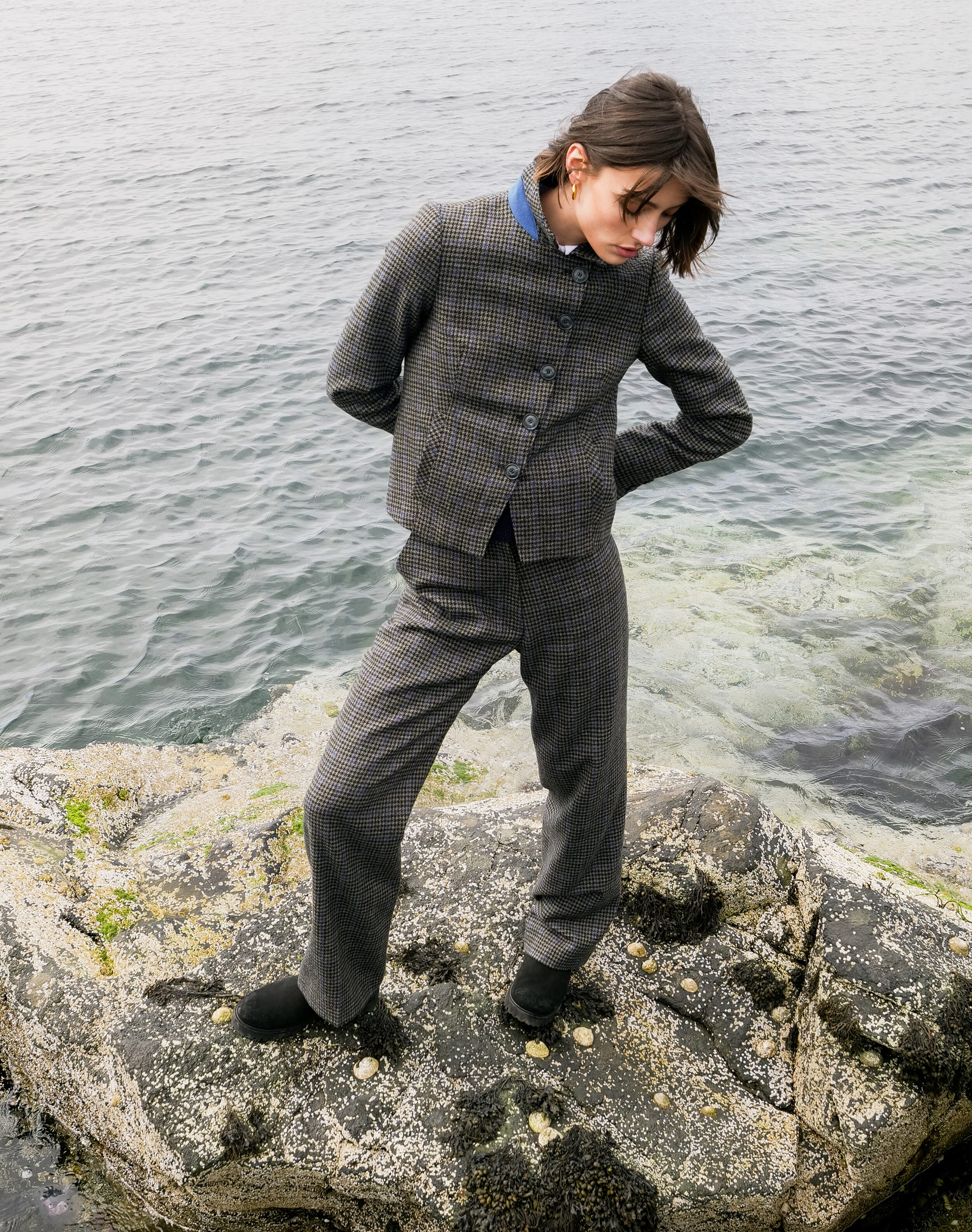 Houndstooth Wool Jacket in Charcoal & Cobalt | SKYE by Brora