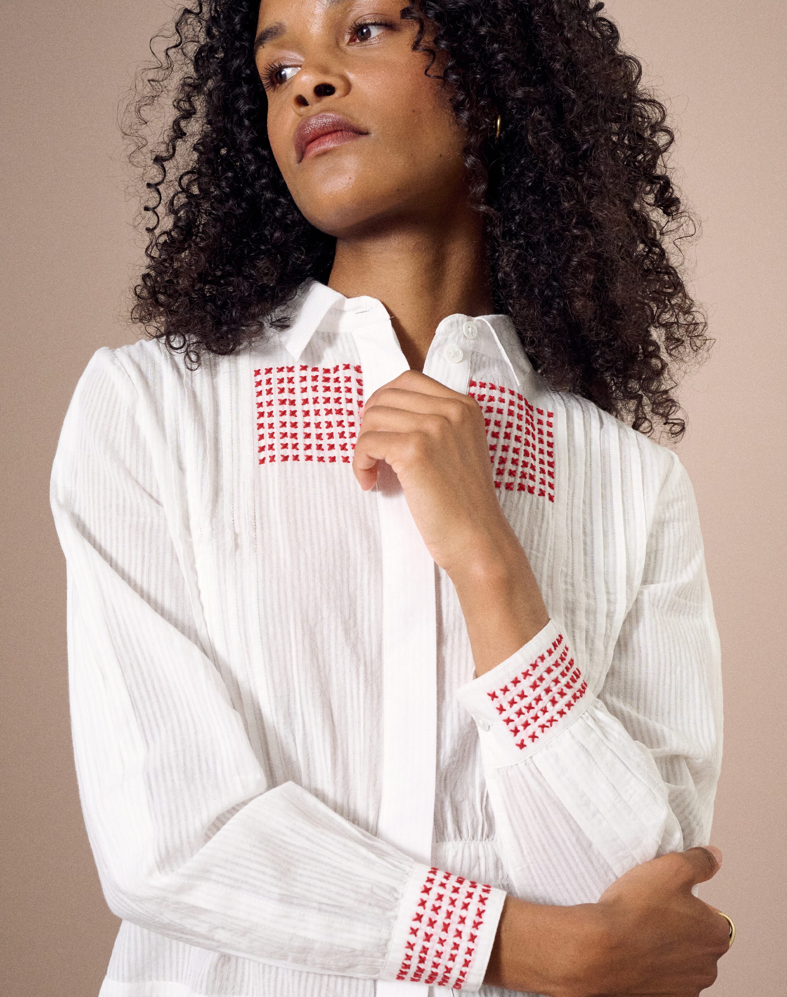 The Organic Cotton Embroidered Shirt in White | Clearance
