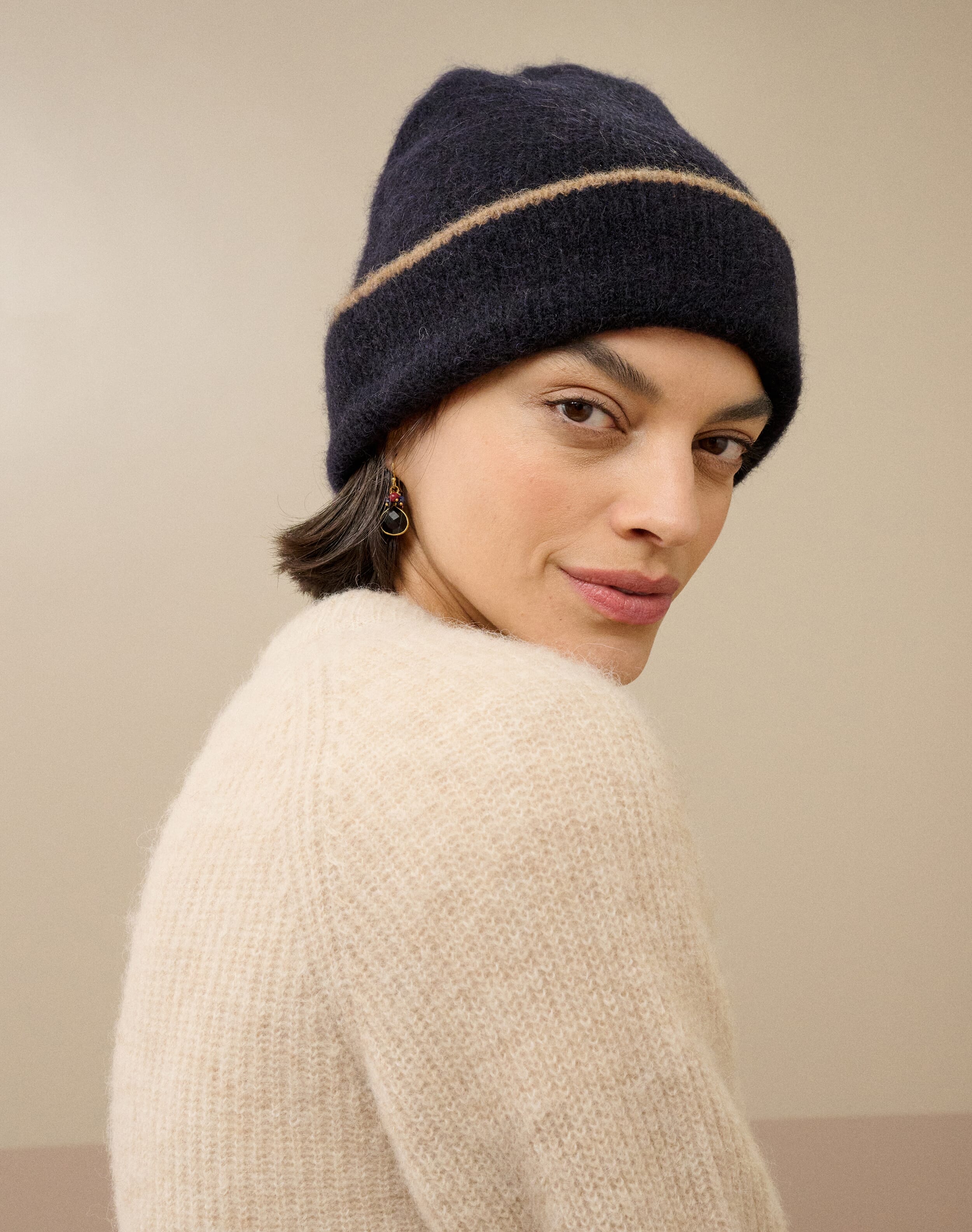 Brora Crystal & Pearl Bumble Bee Brooch Kingfisher & ruby - 7