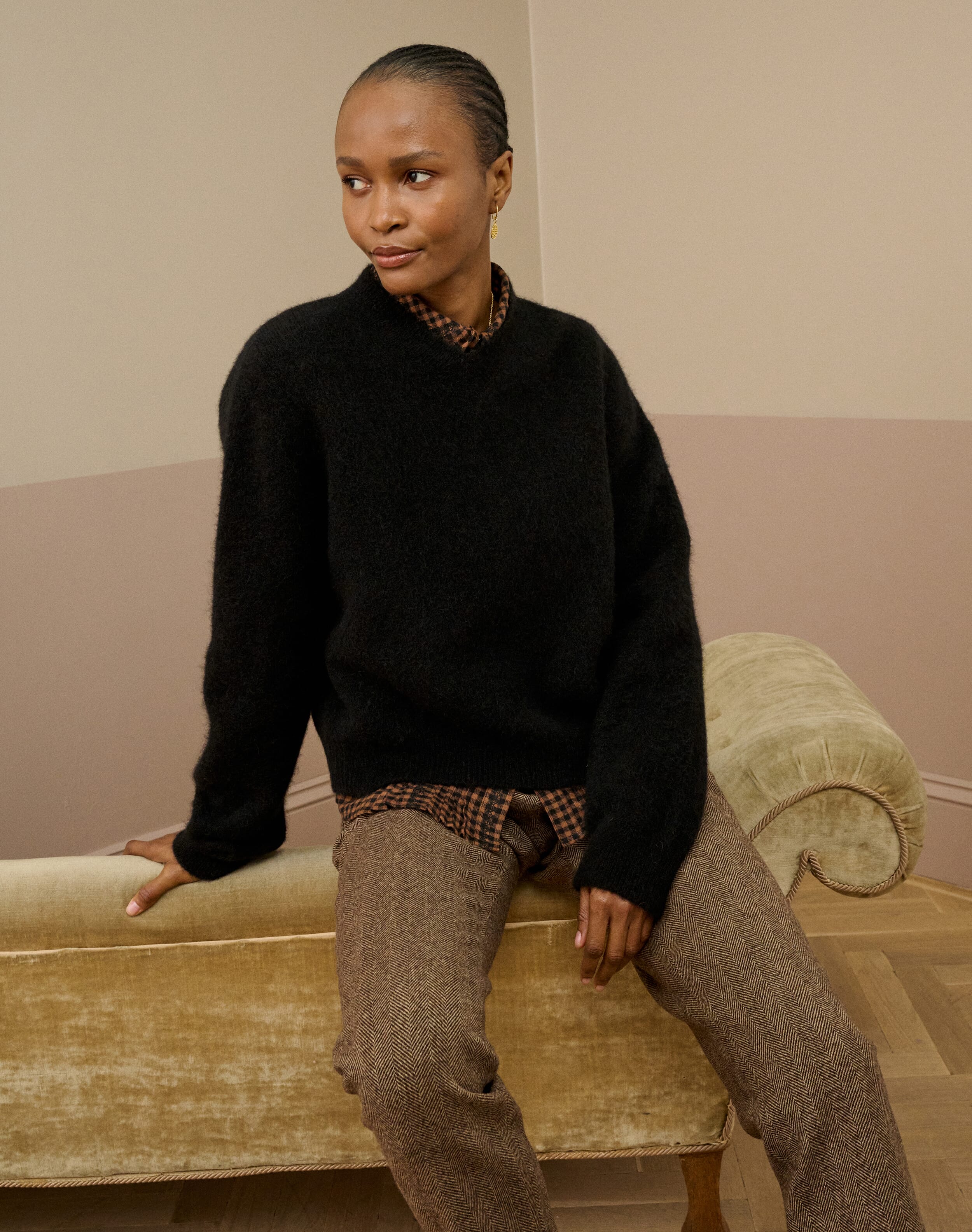 Alpaca V Neck Jumper in Black | Brora Clearance | Womenswear