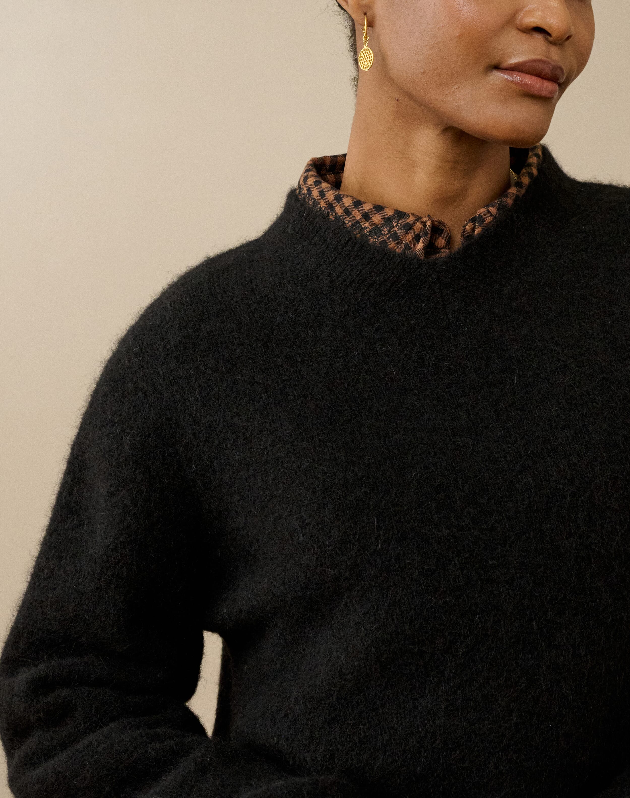 Alpaca V Neck Jumper in Black | Brora Clearance | Womenswear