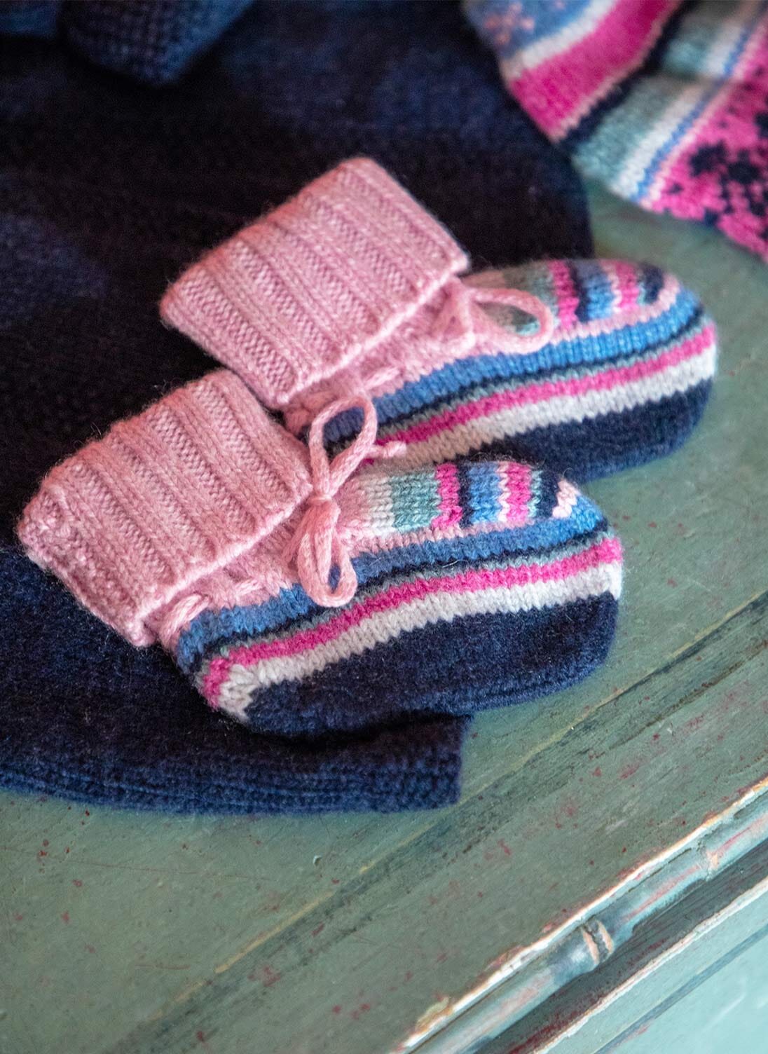 Cashmere Hand Knit Inca Bootees Petal