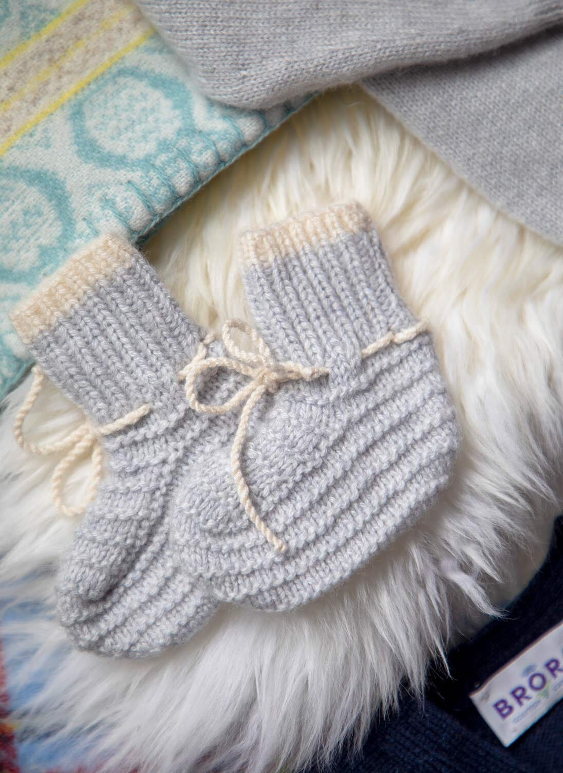 Cashmere Hand Knit Bootees Pearl