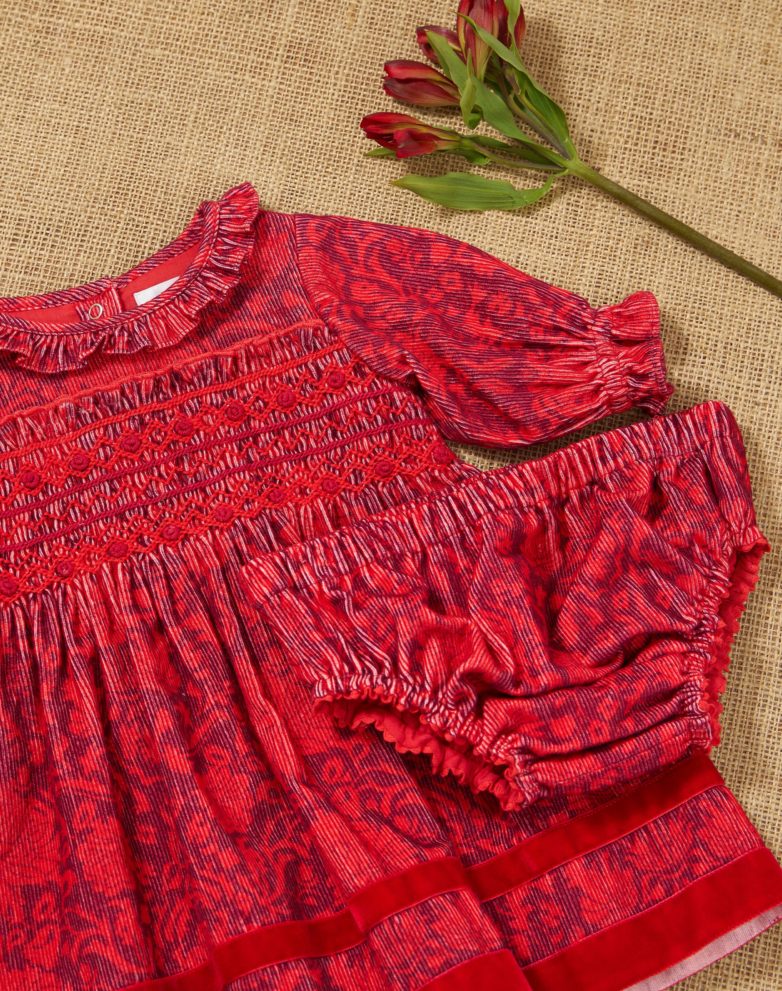 Needlecord Dress Rosehip cranberry