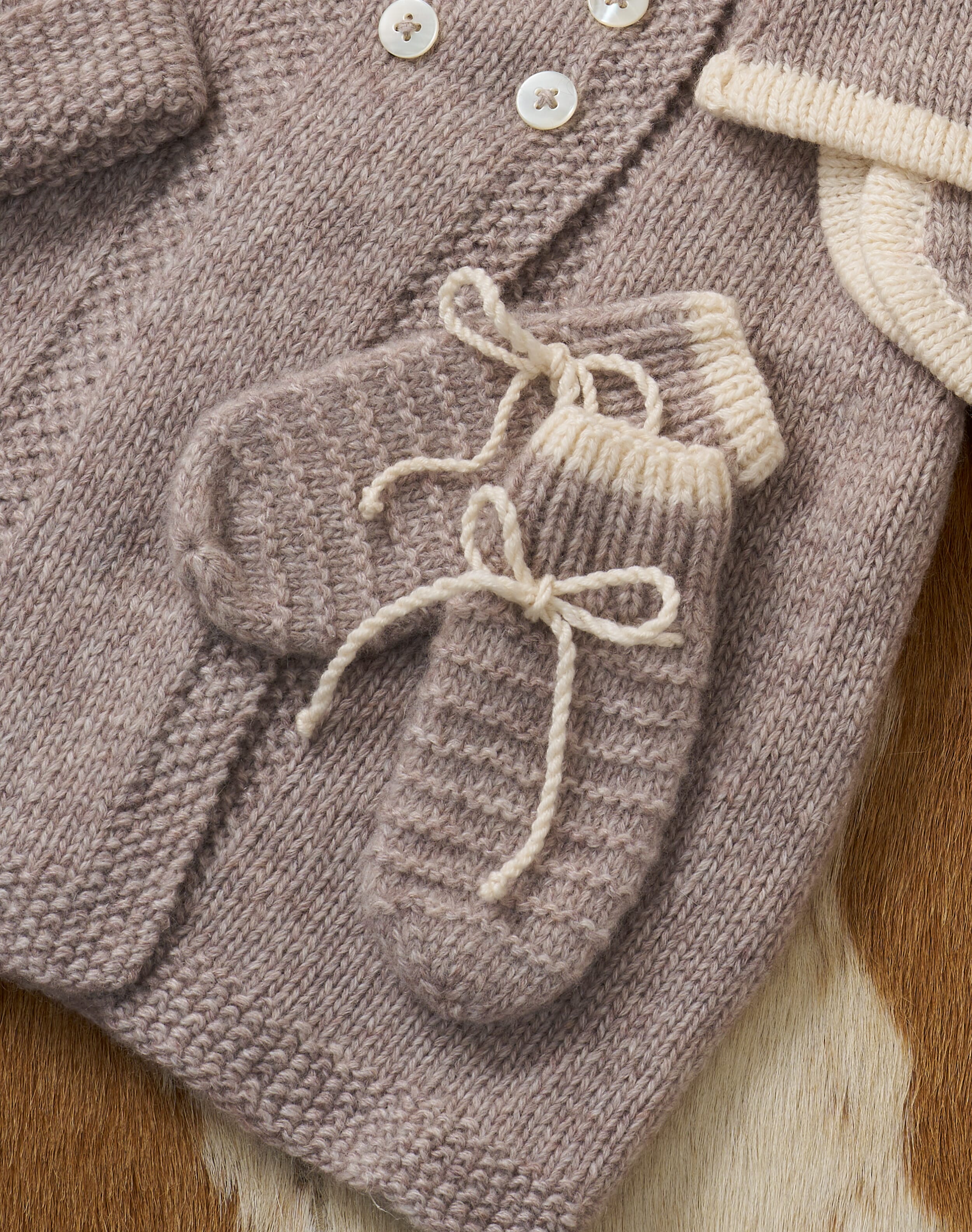 Brora Cashmere Heart Wristwarmers Foxglove & Petal