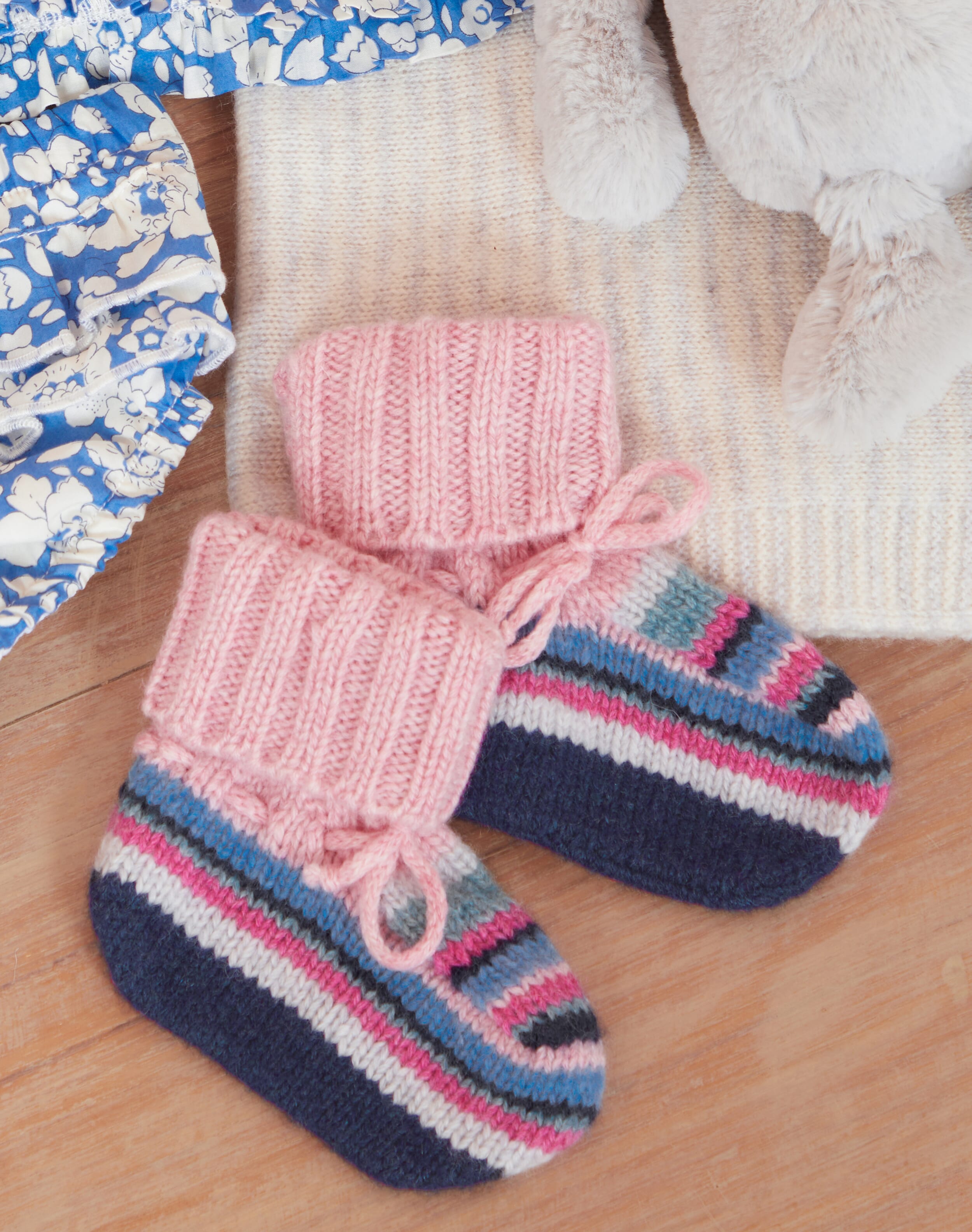 Cashmere Hand Knit Inca Bootees Petal