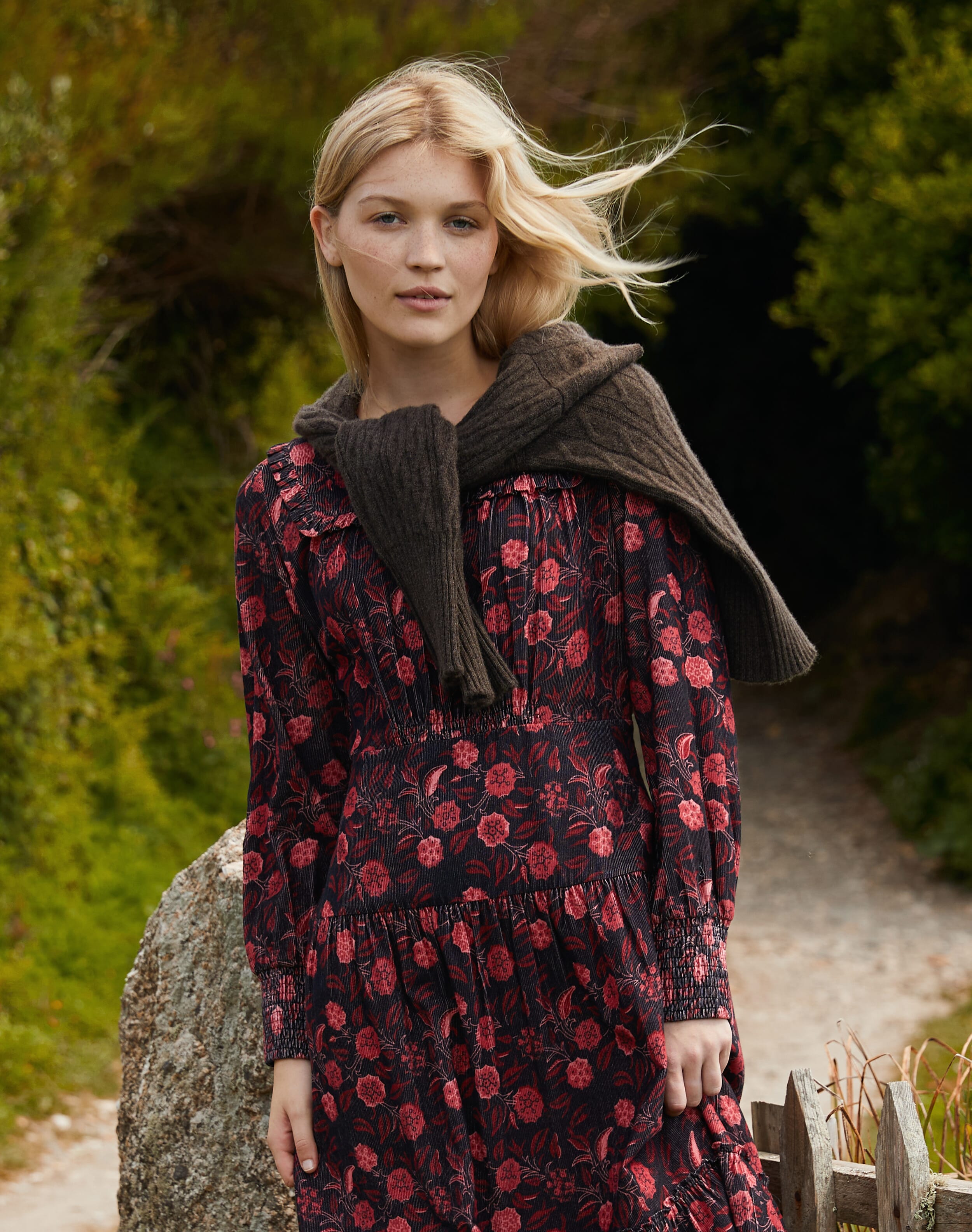 SOFIE D'HOORE / ソフィードール | C-neck bicolor Cashmere Cardigan カシミヤ バイカラー ニットカーディガン | M | ブラック / ベージュ | レディース Sofie D'Hoore Meet Cardigan at Worthwhile