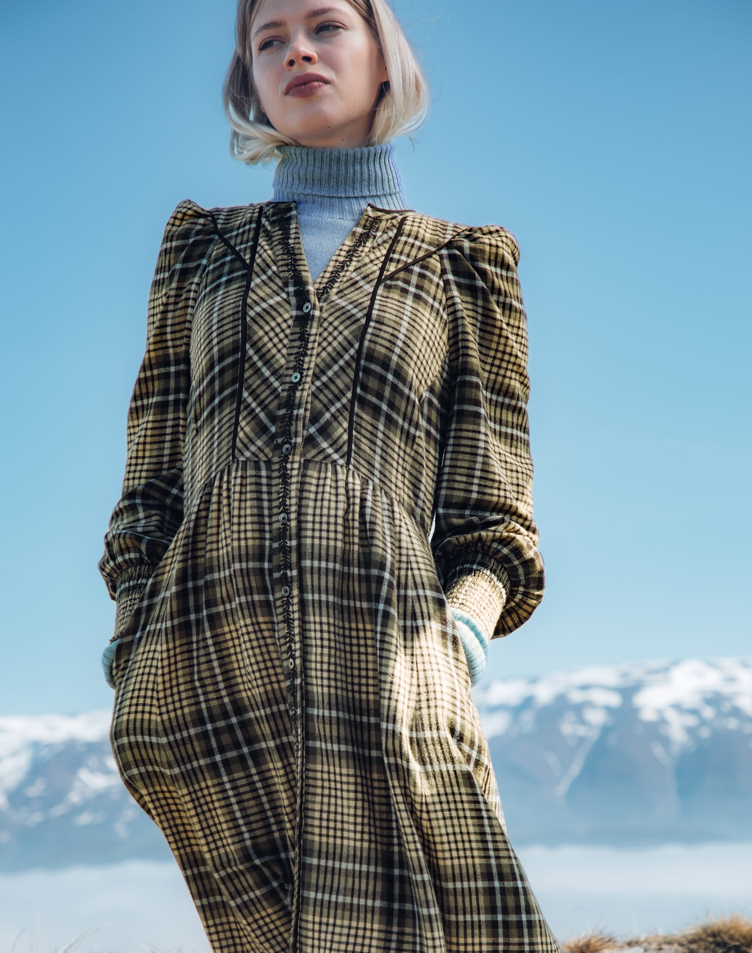 Scottish Cashmere Ribbed Poncho in Wedgewood | Brora Clearance