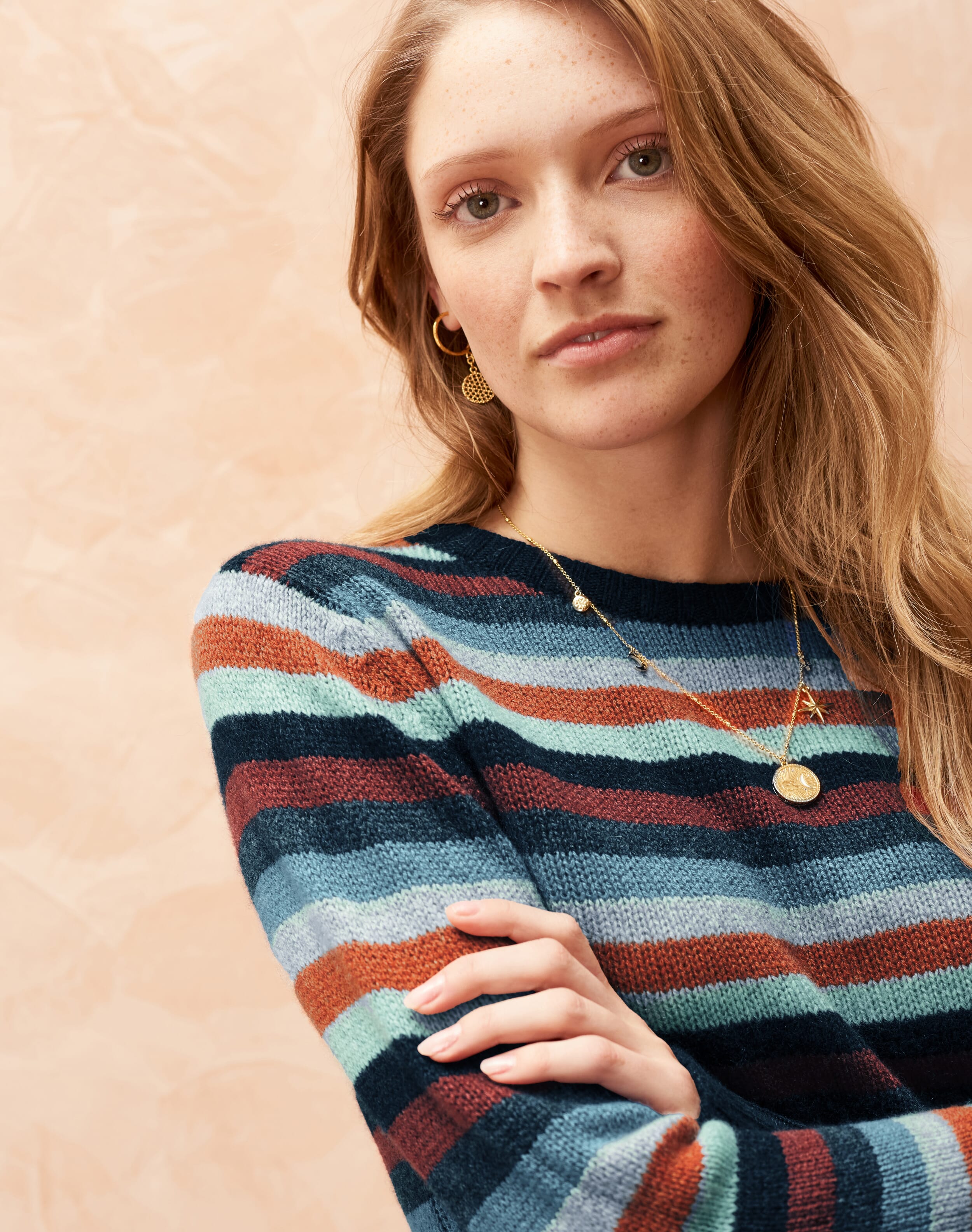 scottish-cashmere-gauzy-stripe-jumper-in-midnight-brora